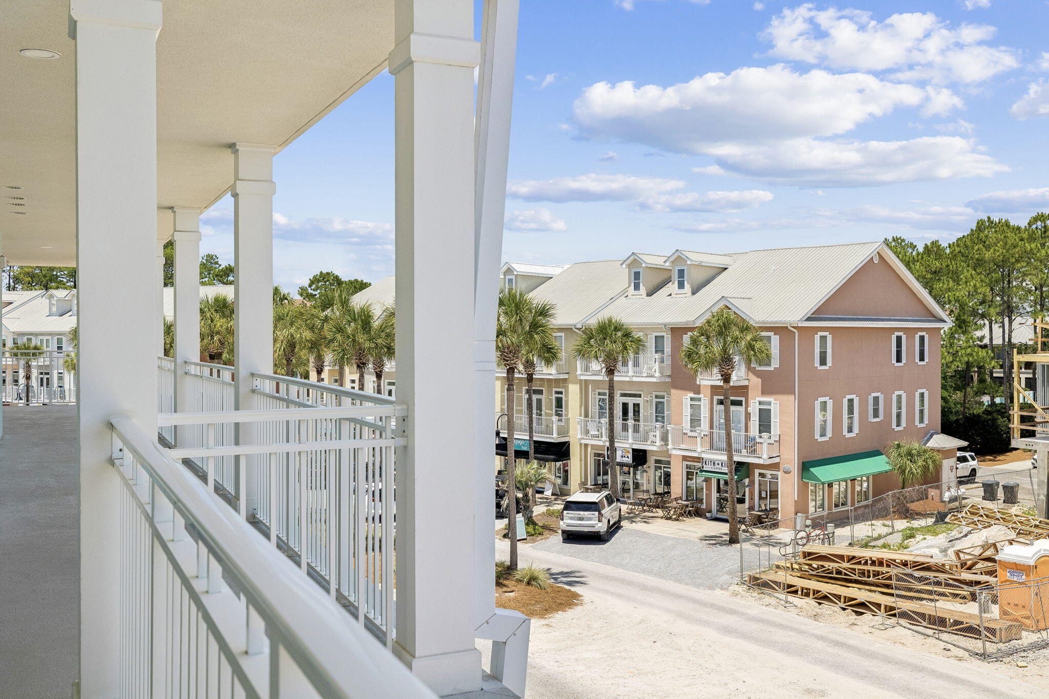 Gulf Place Residence - Residential