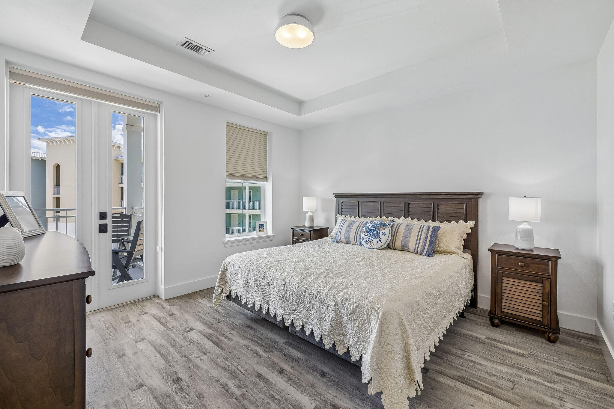 Gulf Place Residence - Residential