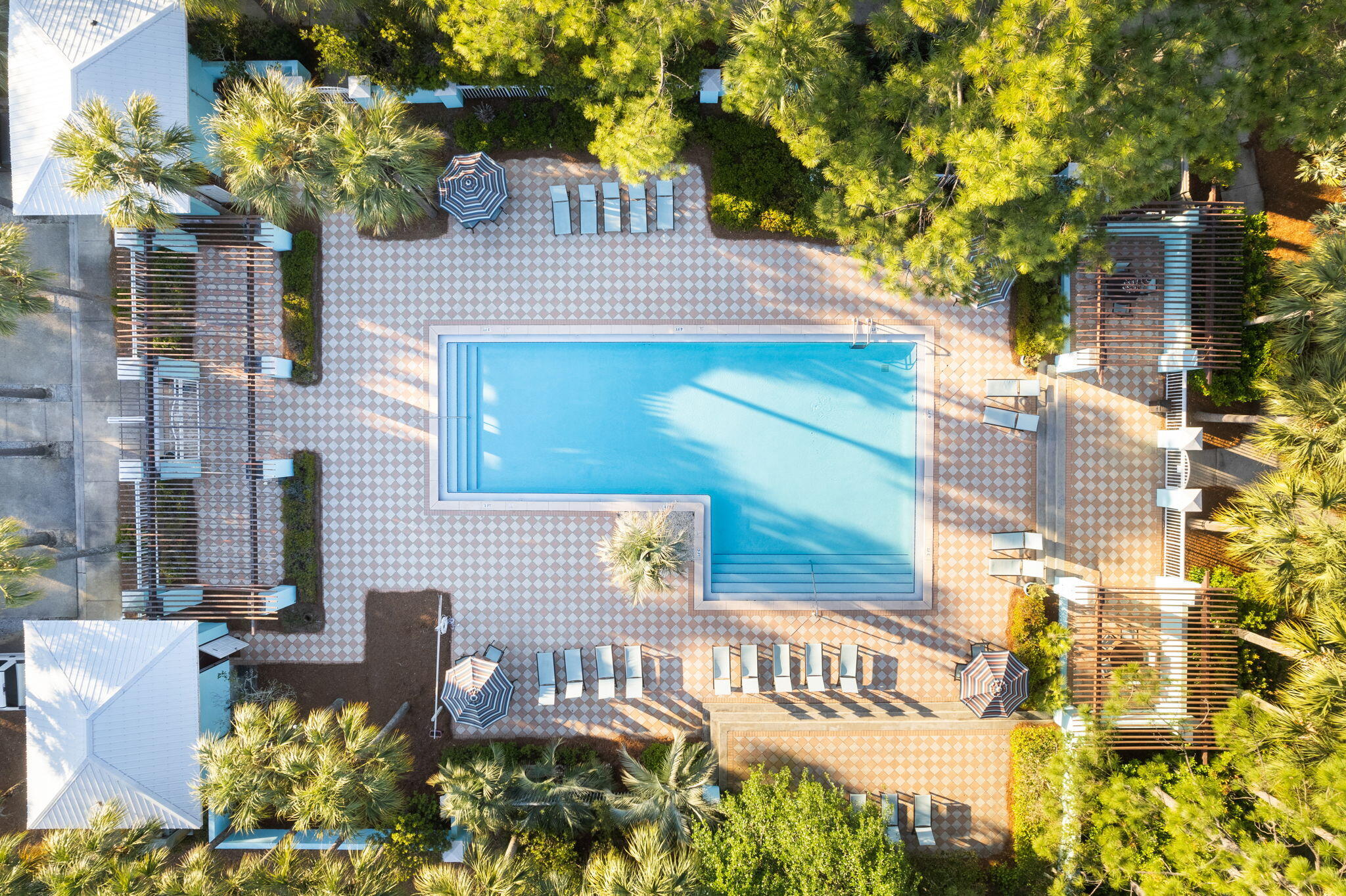 Gulf Place Residence - Residential