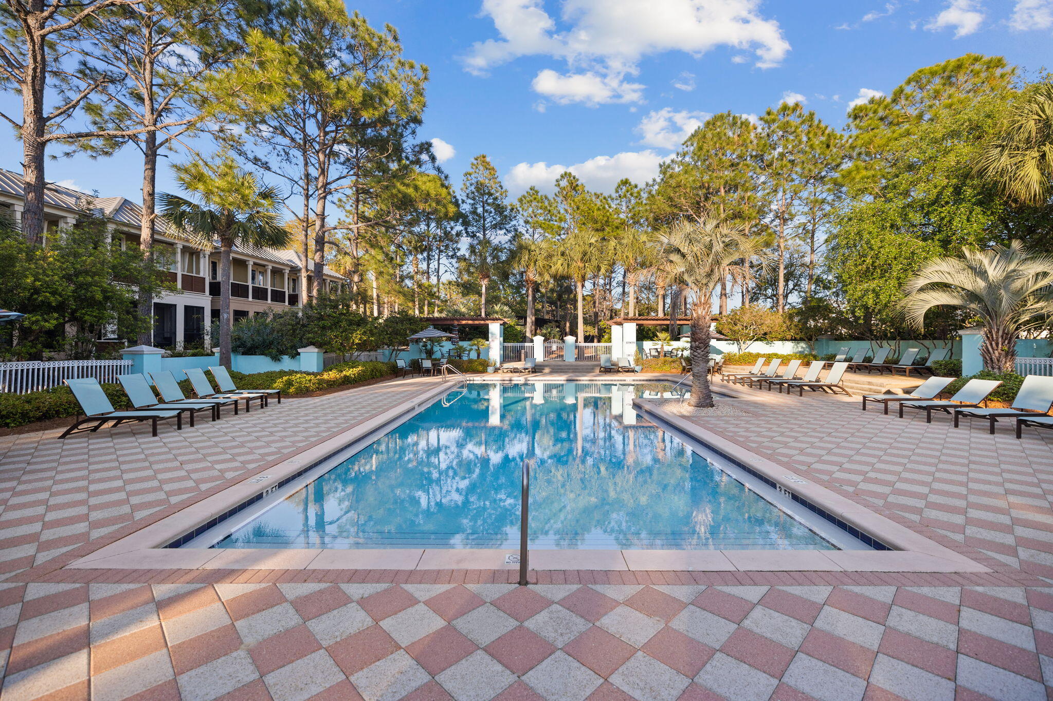 Gulf Place Residence - Residential