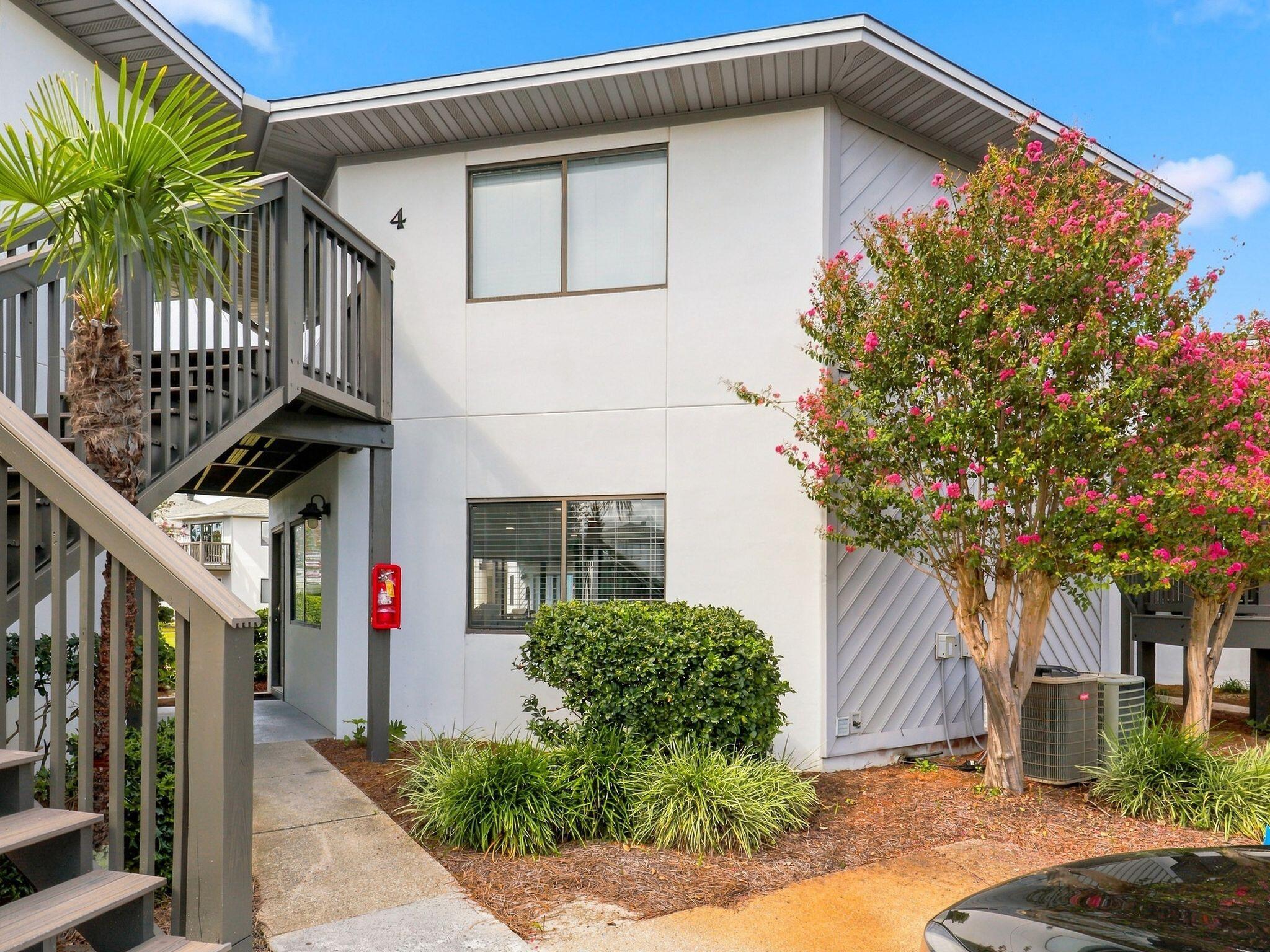 CRYSTAL VILLAGE CONDO PH 1 - Residential