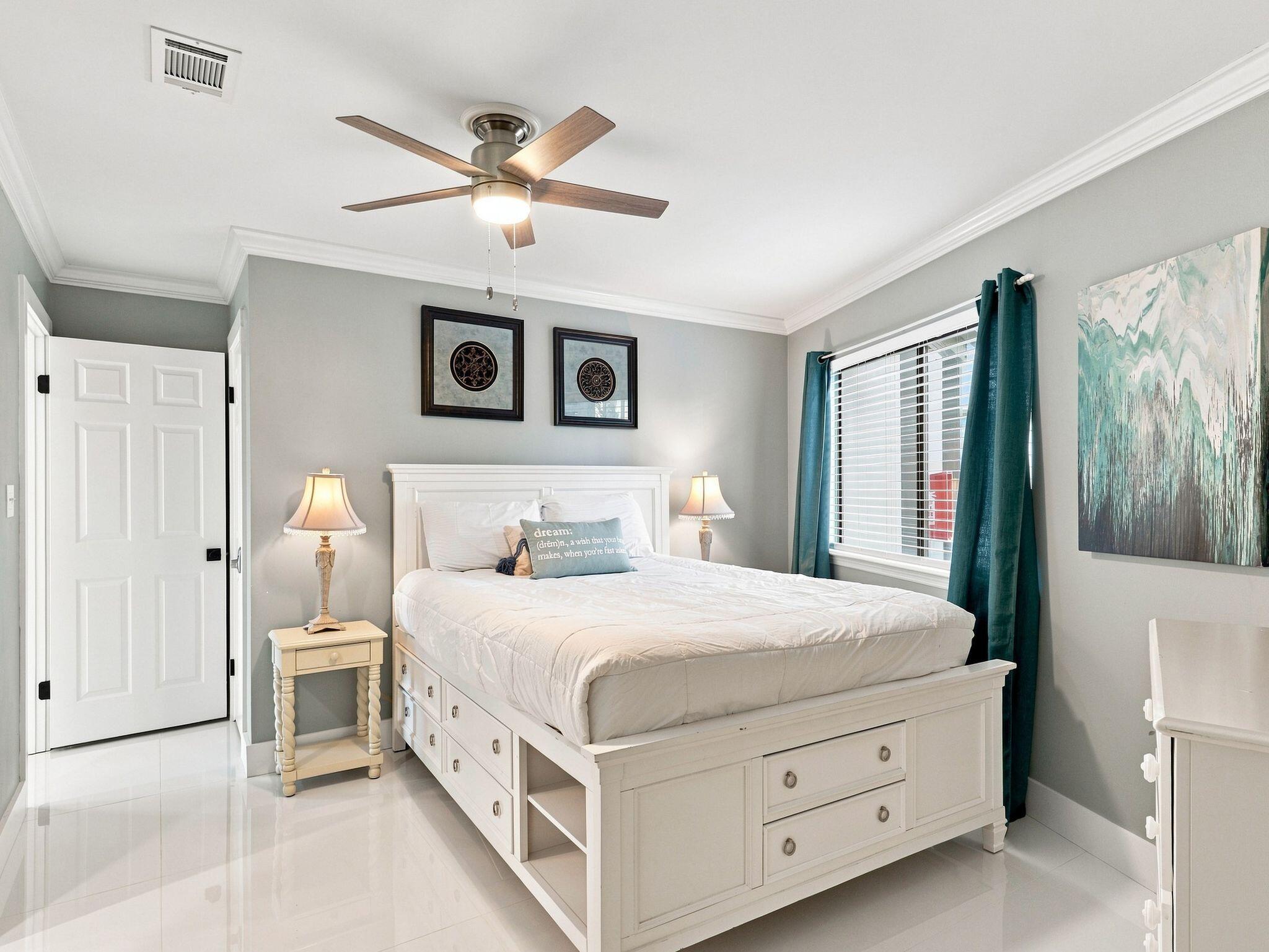 CRYSTAL VILLAGE CONDO PH 1 - Residential