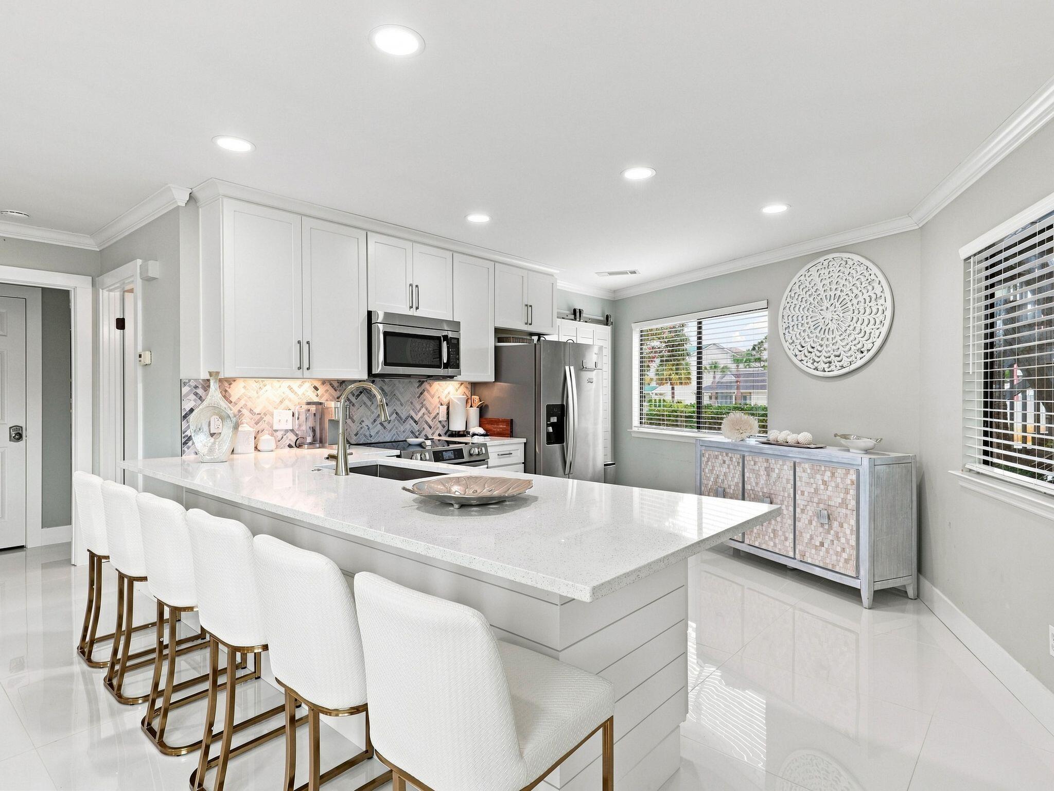 CRYSTAL VILLAGE CONDO PH 1 - Residential
