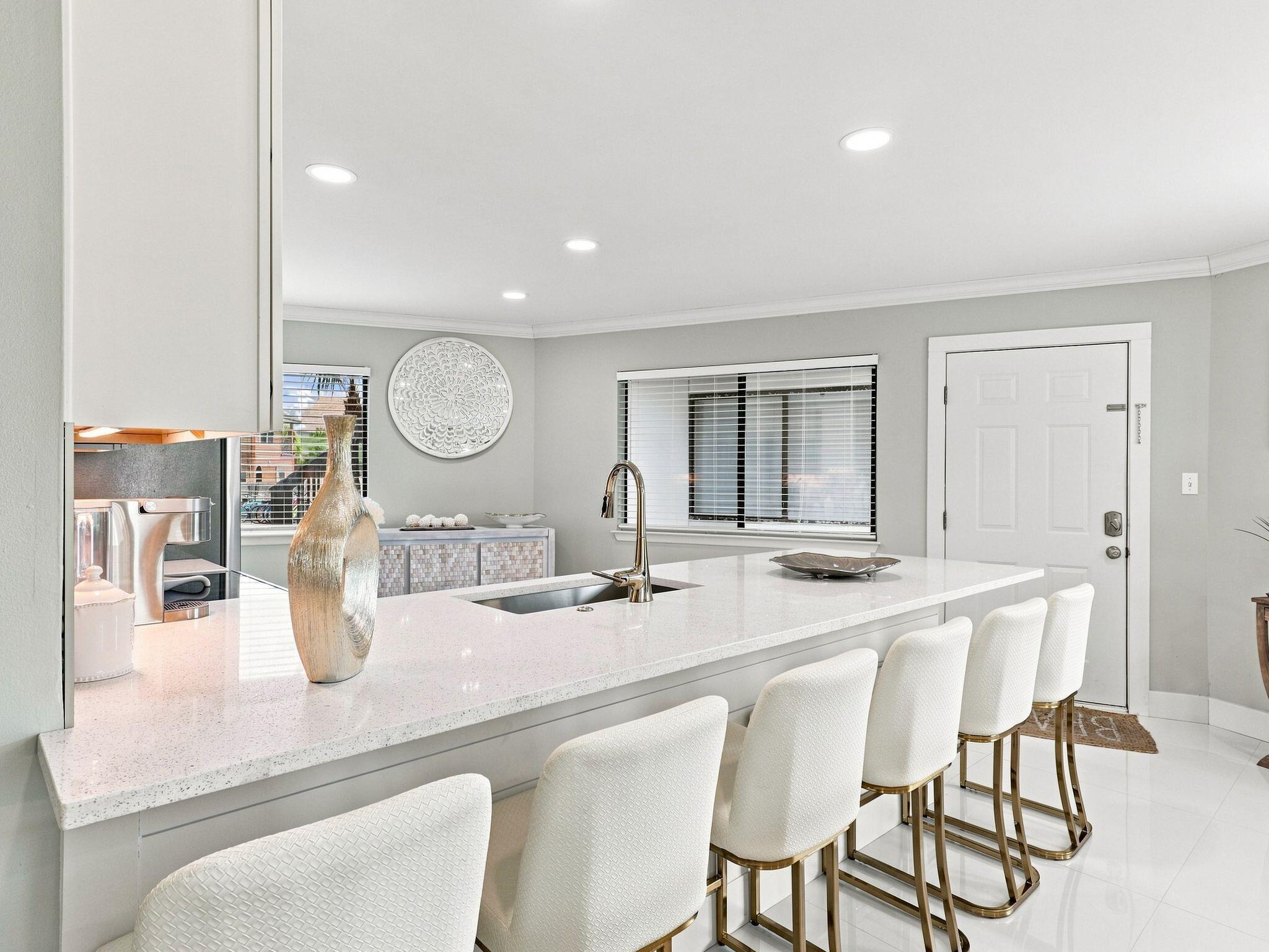 CRYSTAL VILLAGE CONDO PH 1 - Residential