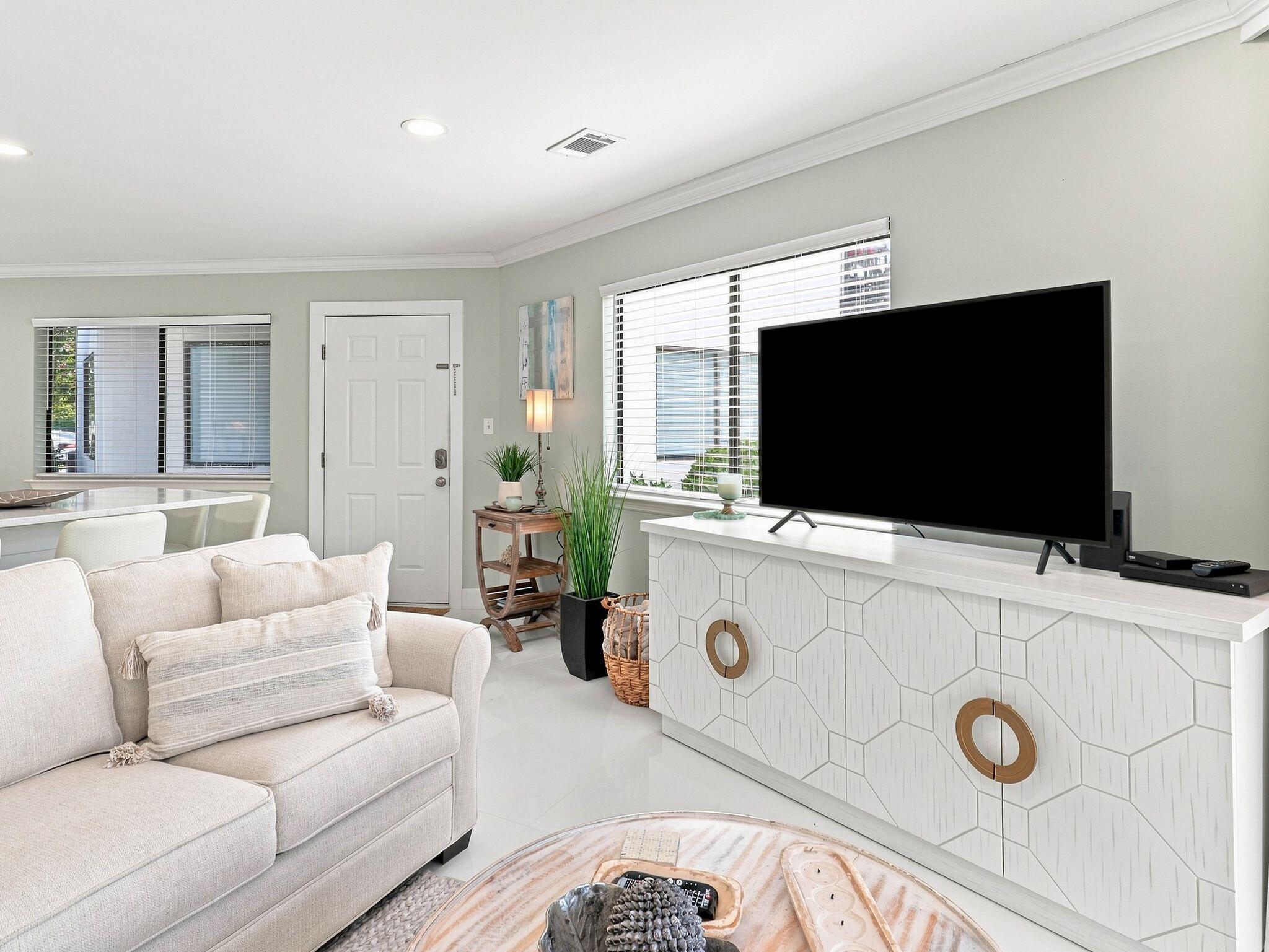 CRYSTAL VILLAGE CONDO PH 1 - Residential
