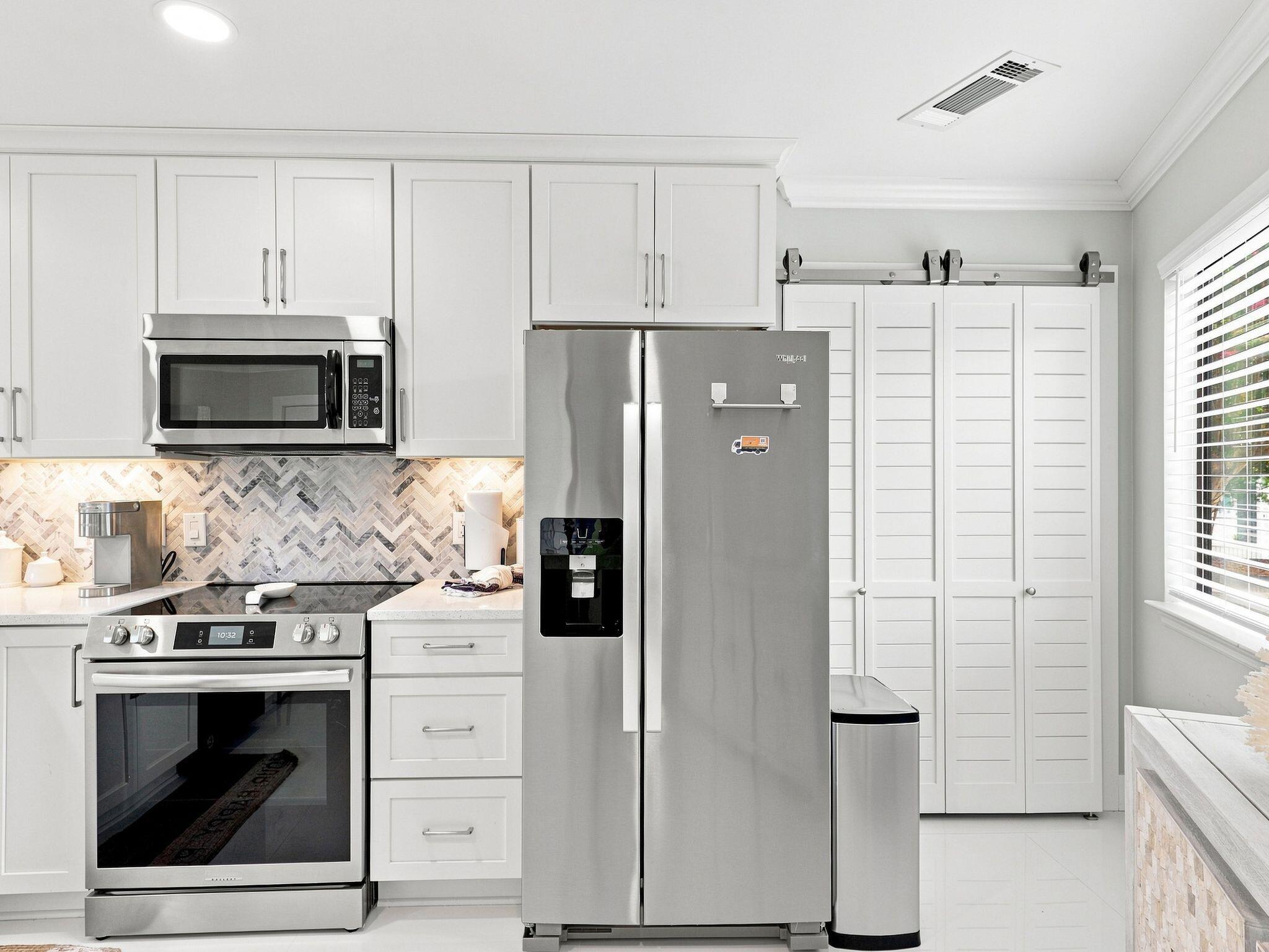 CRYSTAL VILLAGE CONDO PH 1 - Residential