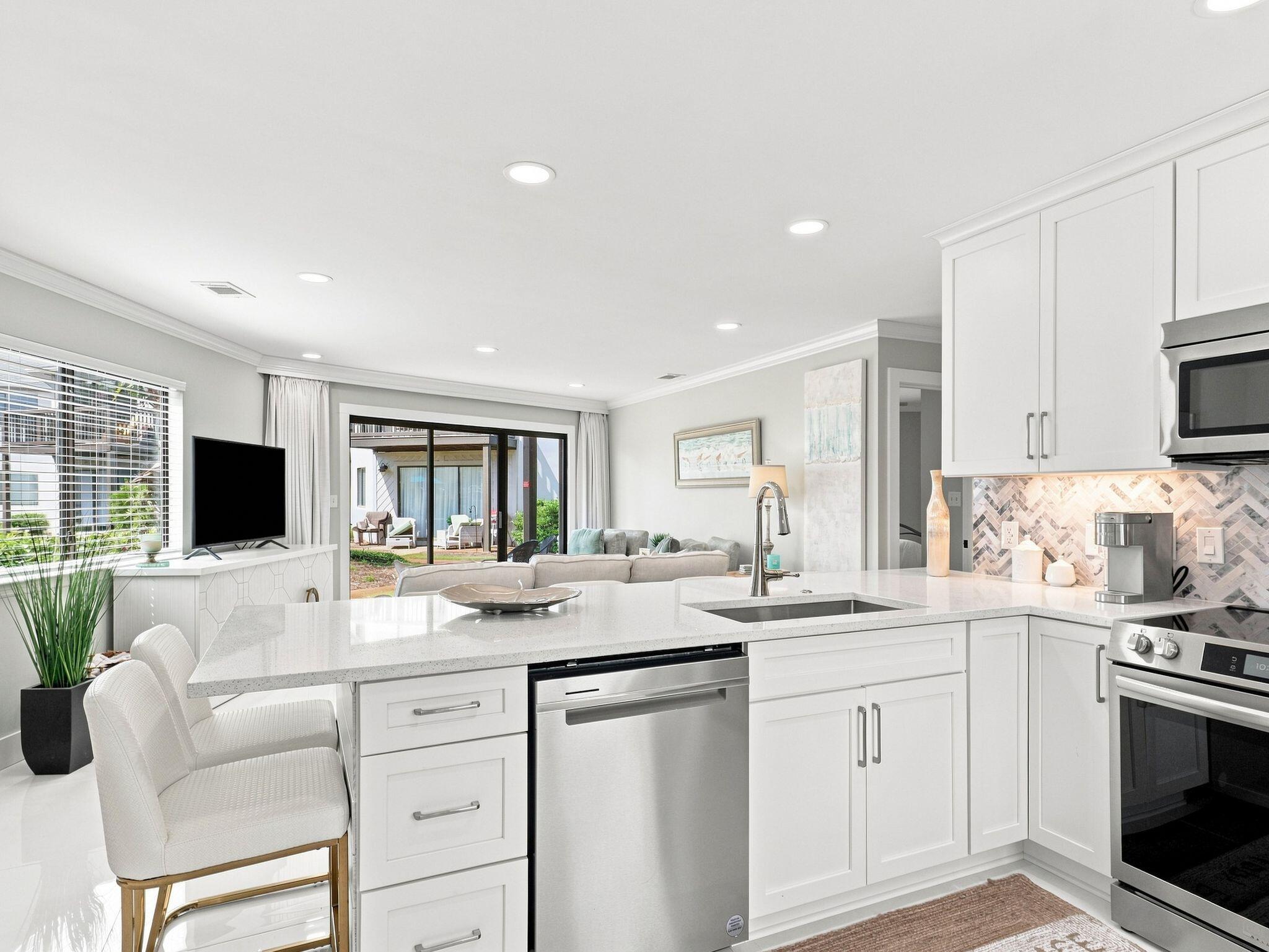 CRYSTAL VILLAGE CONDO PH 1 - Residential