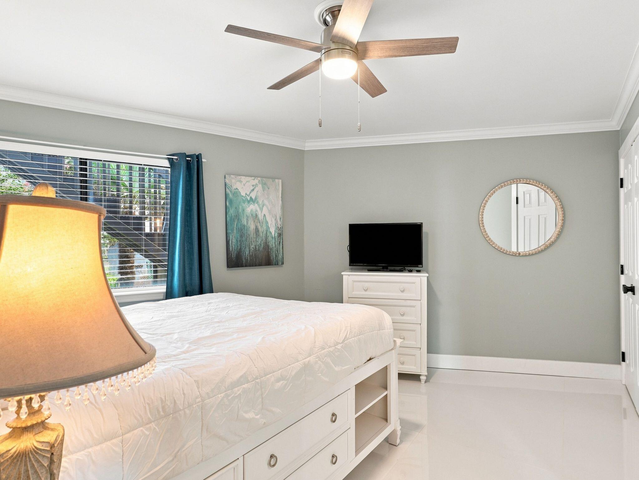 CRYSTAL VILLAGE CONDO PH 1 - Residential
