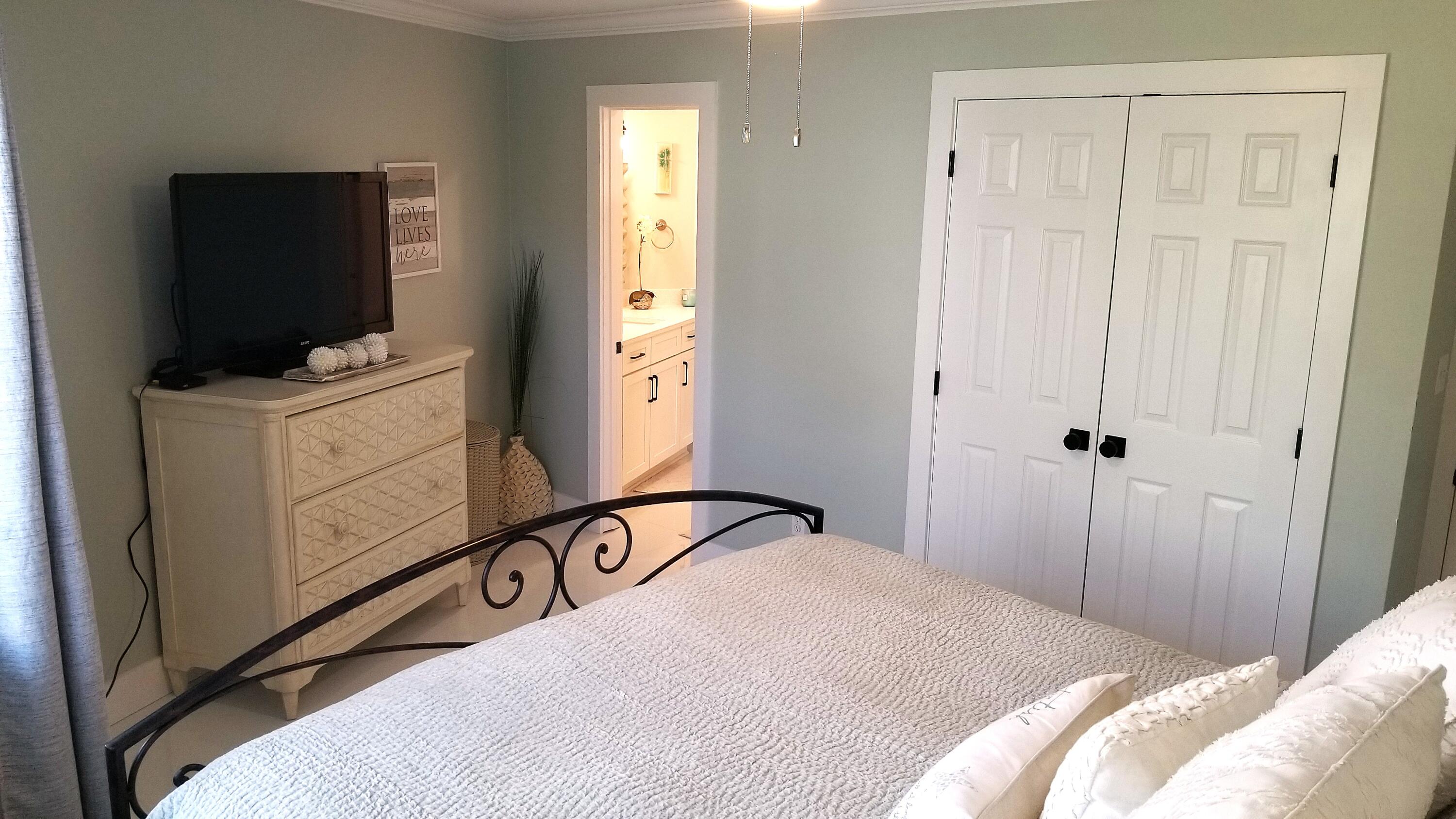 CRYSTAL VILLAGE CONDO PH 1 - Residential