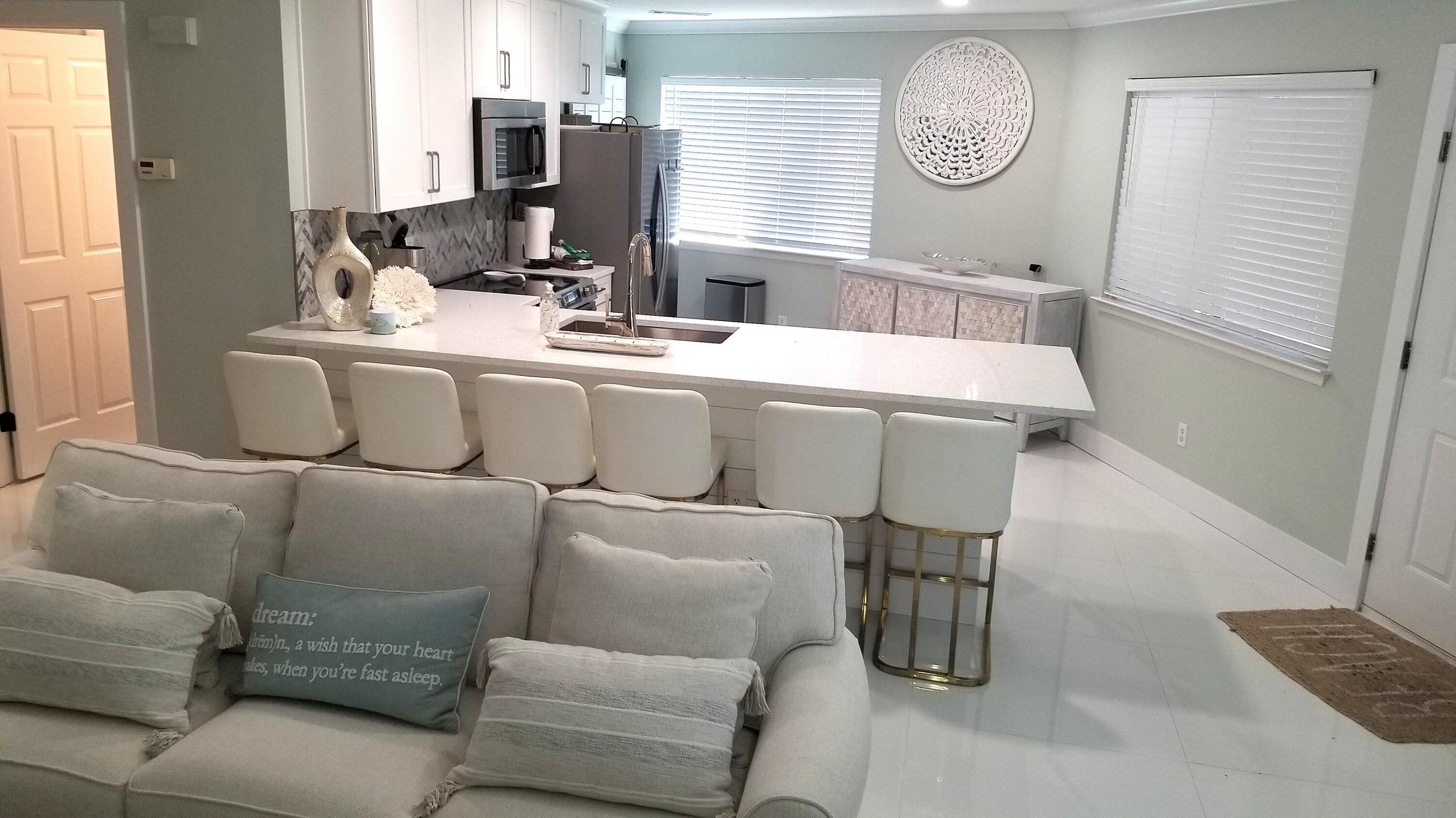 CRYSTAL VILLAGE CONDO PH 1 - Residential