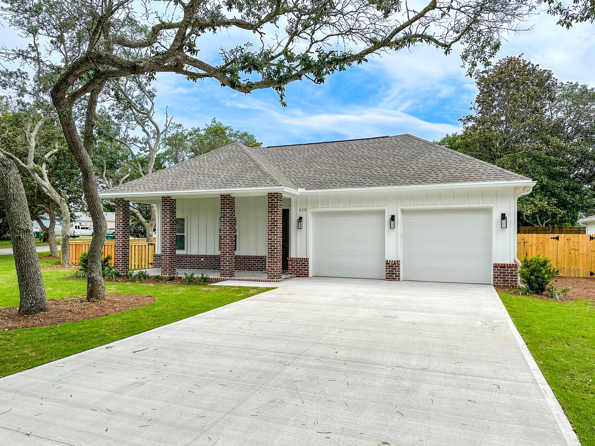 KELLYS 3RD ADDN TO DESTIN - Residential Lease
