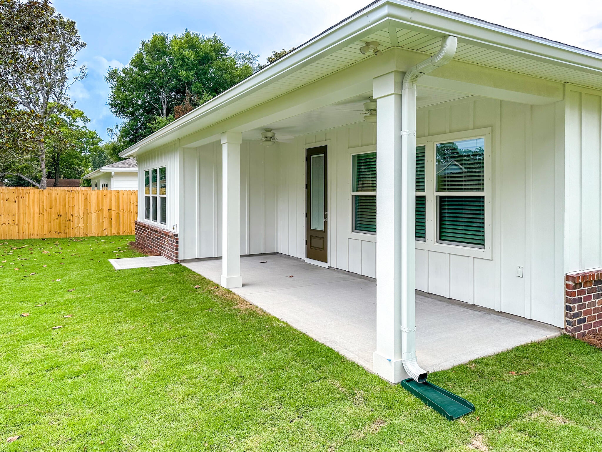 KELLYS 3RD ADDN TO DESTIN - Residential Lease