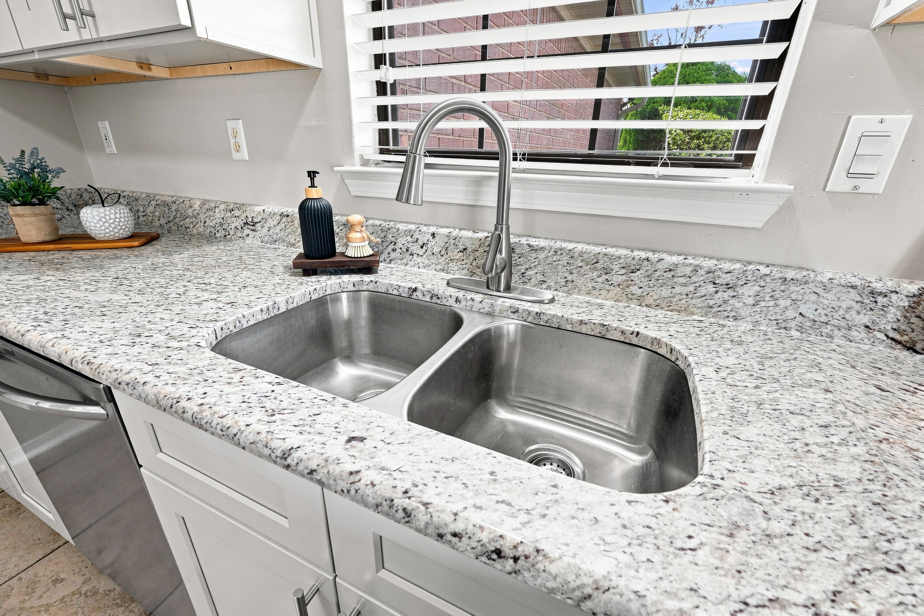 COUNTRYVIEW ESTATES 5TH ADDN - Residential