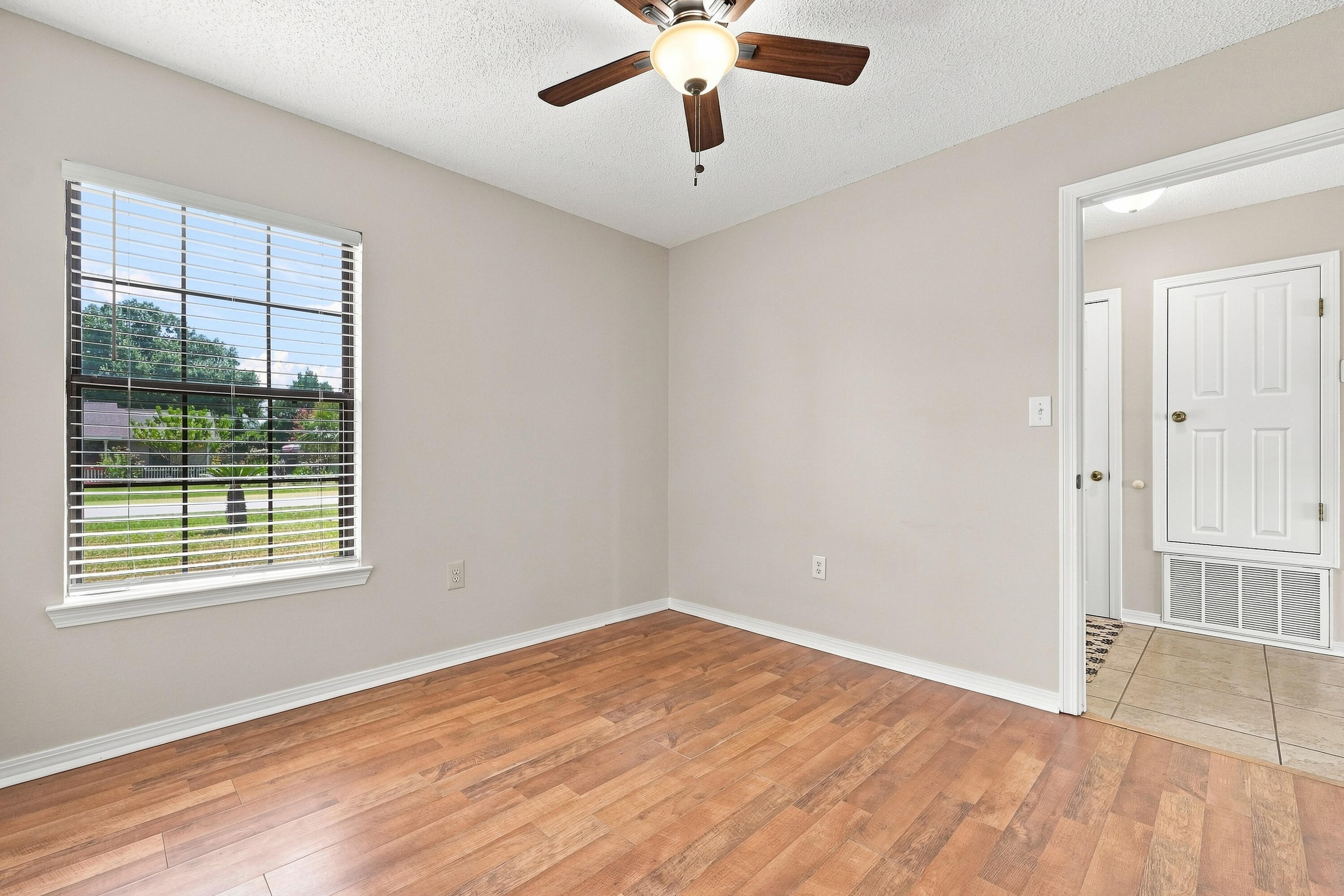 COUNTRYVIEW ESTATES 5TH ADDN - Residential