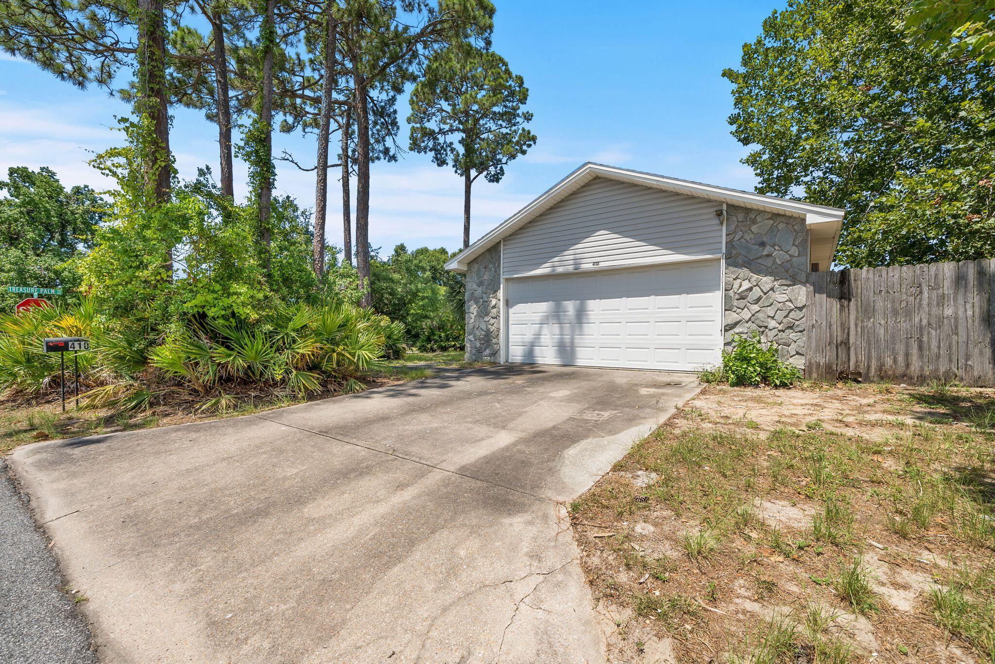 TREASURE PALMS - Residential
