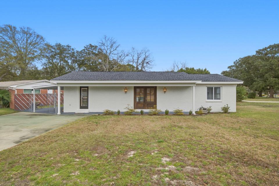 BAYOU WOODS - Residential Lease