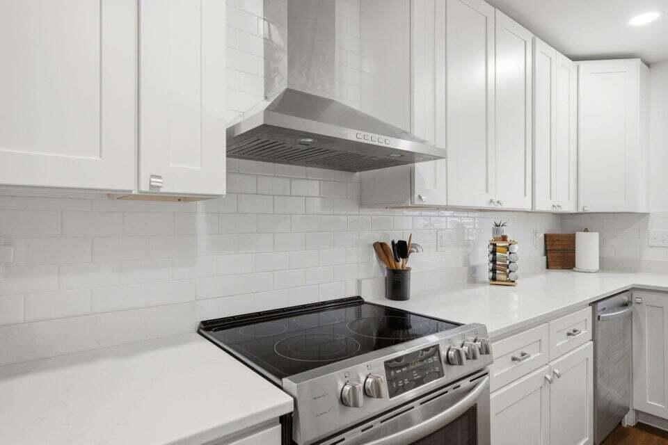BAYOU WOODS - Residential Lease