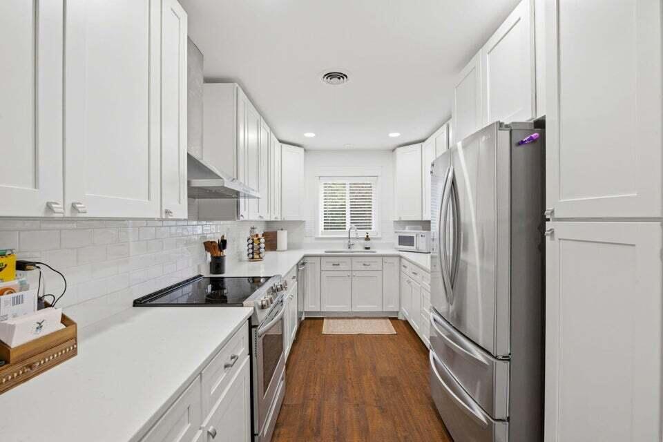 BAYOU WOODS - Residential Lease