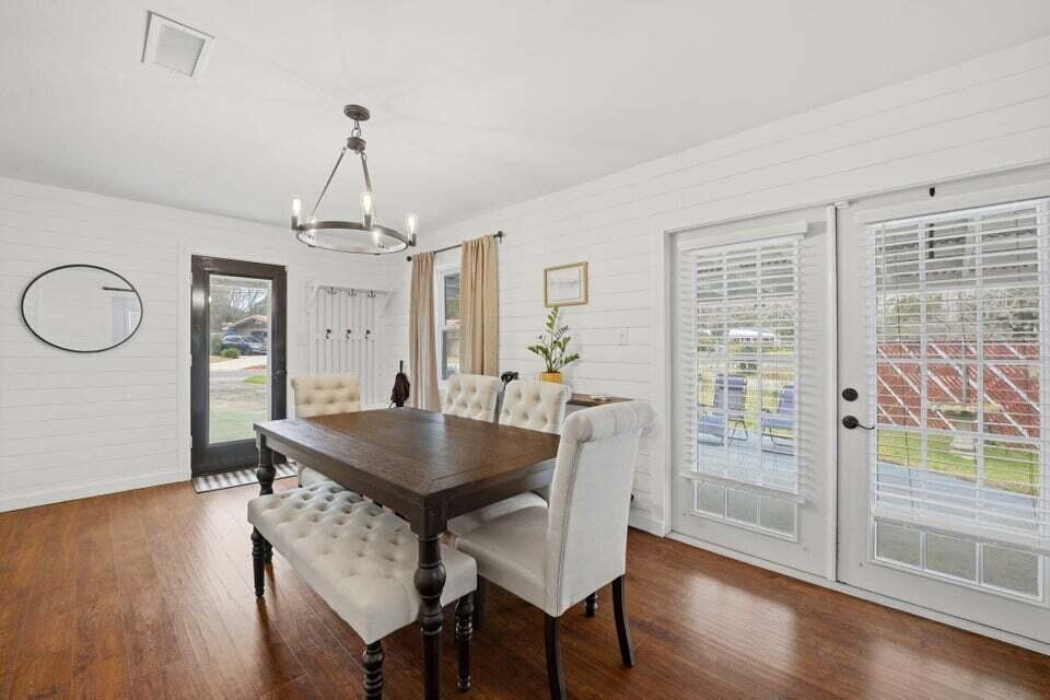 BAYOU WOODS - Residential Lease