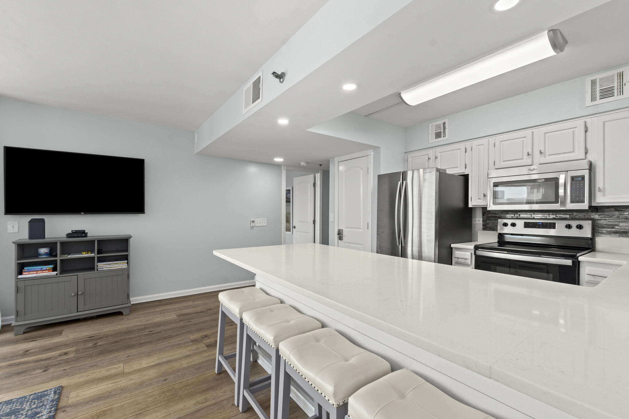 MAINSAIL CONDO PH 5 - Residential