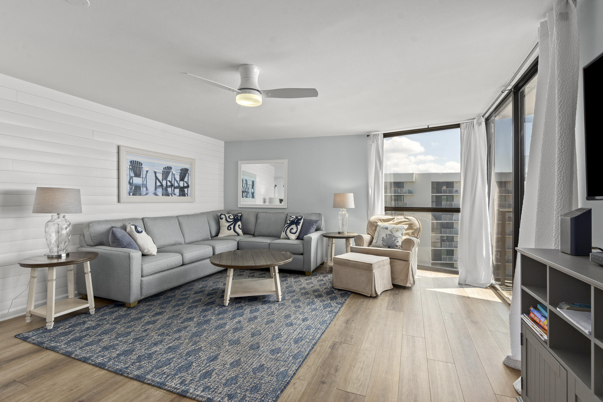 MAINSAIL CONDO PH 5 - Residential