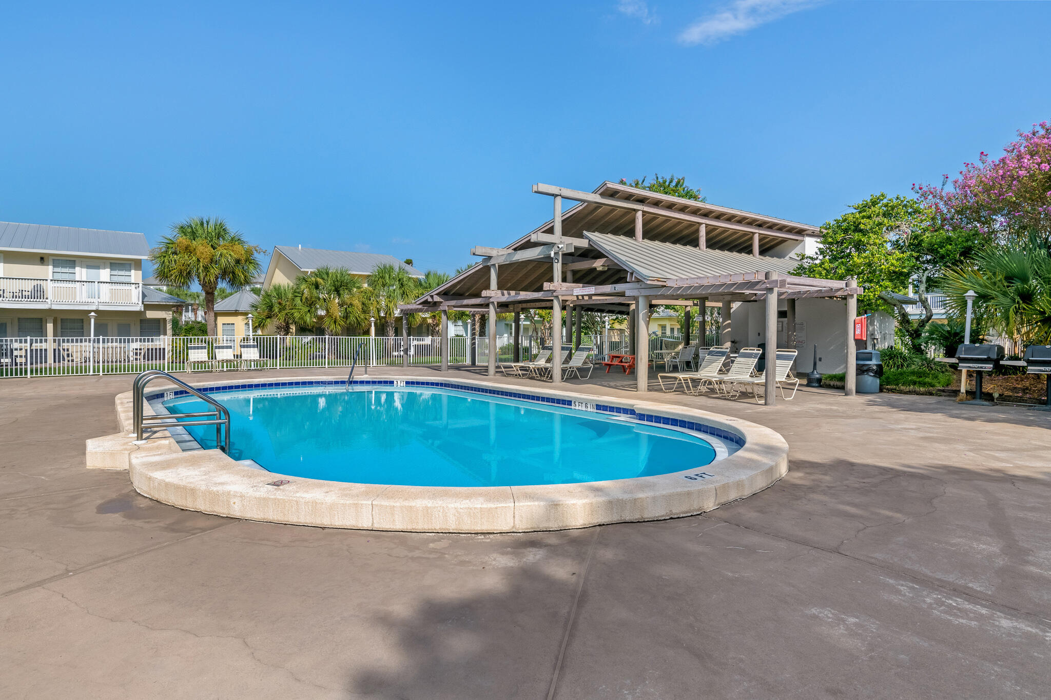 MAINSAIL CONDO PH 5 - Residential