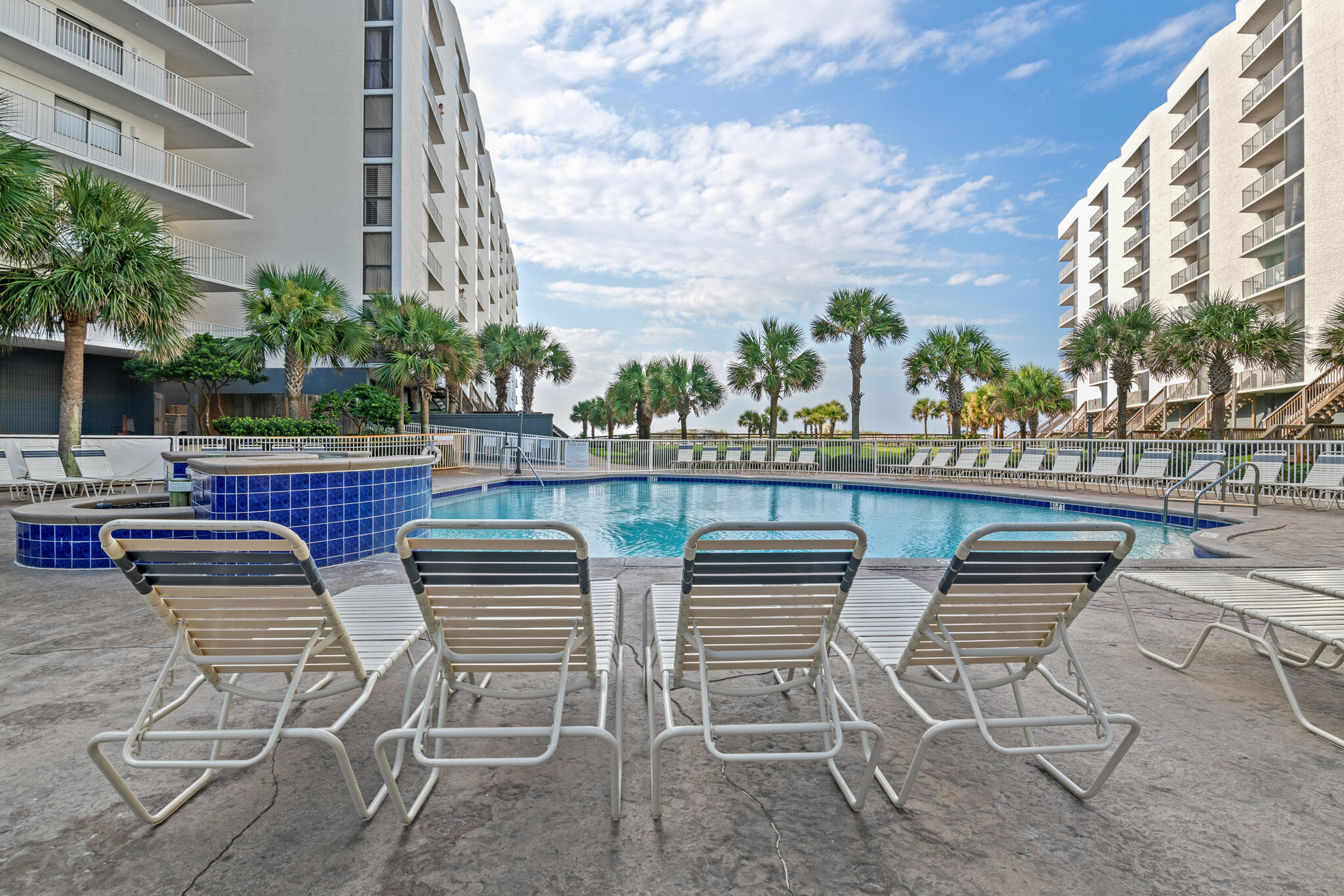 MAINSAIL CONDO PH 5 - Residential