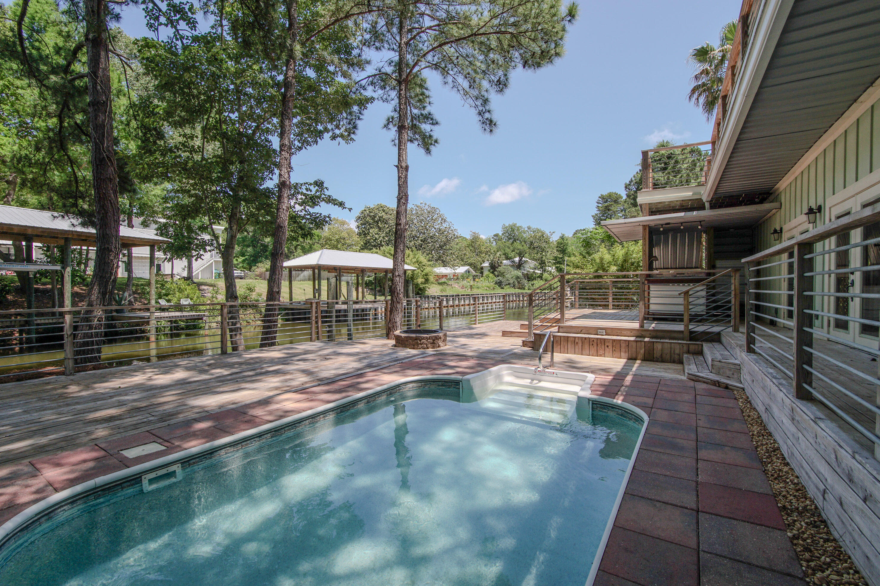 DAUGHETTES AMENDED - Residential