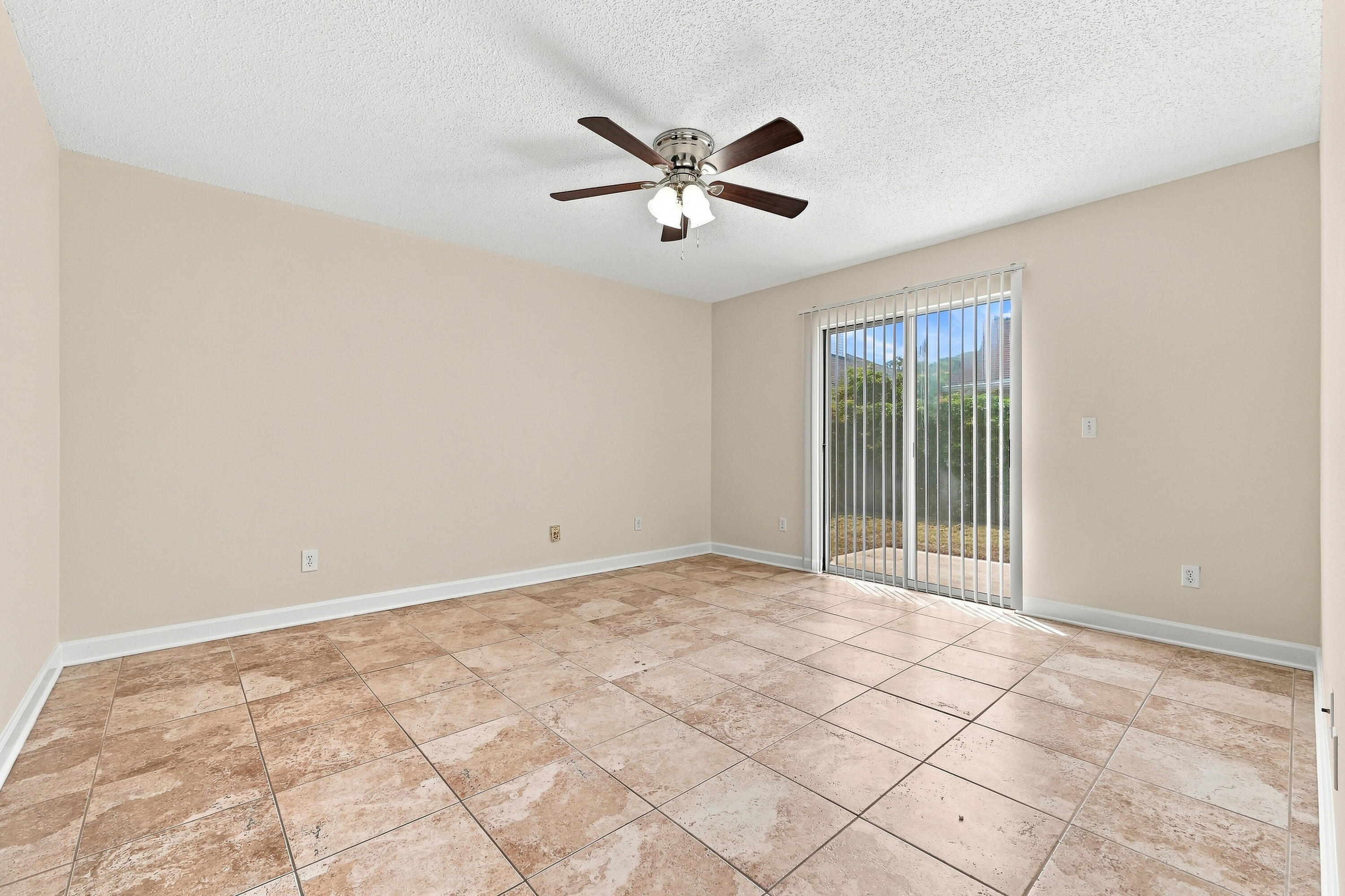 ROANOKE VILLAGE S/D - Residential