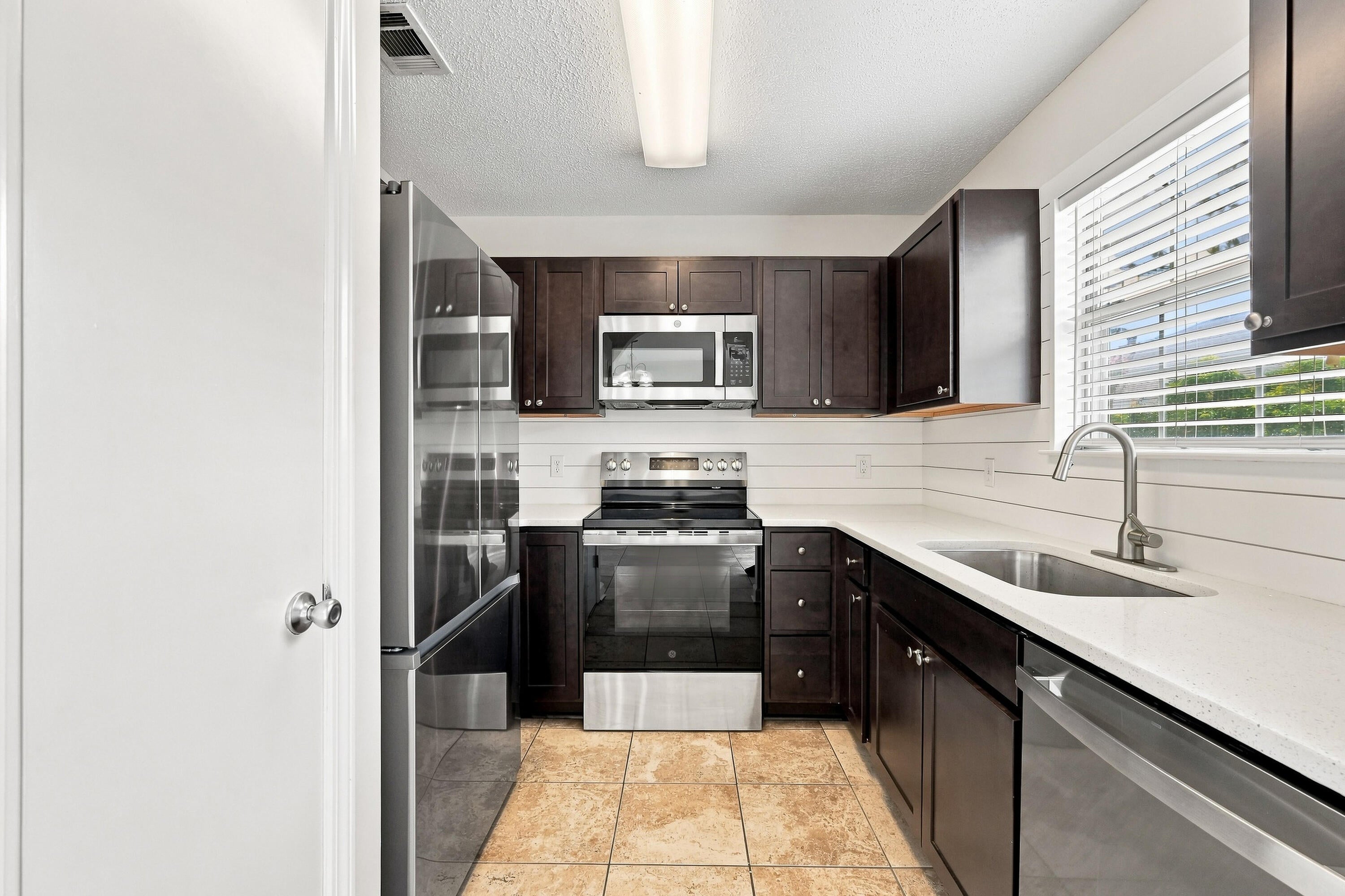 ROANOKE VILLAGE S/D - Residential