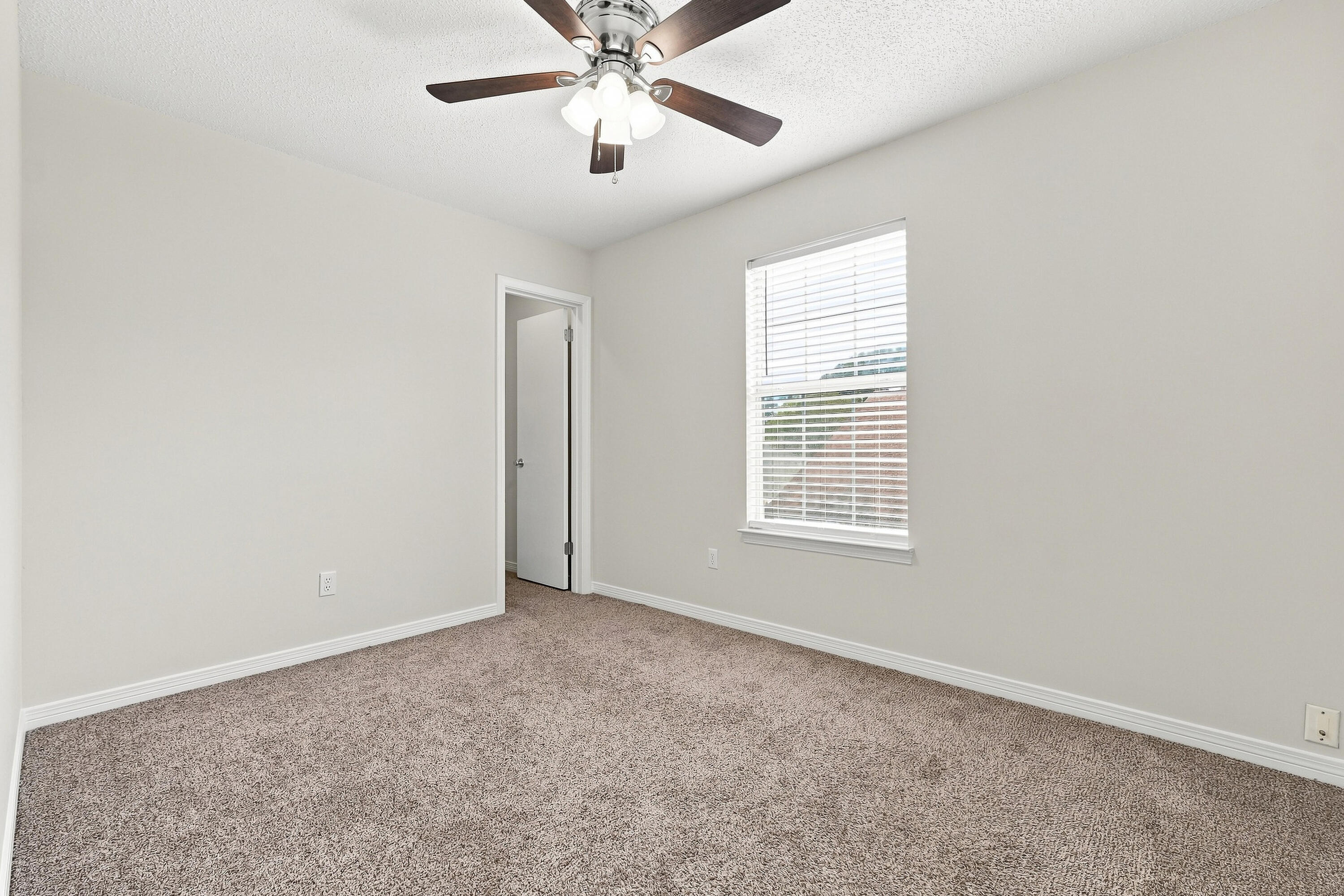ROANOKE VILLAGE S/D - Residential