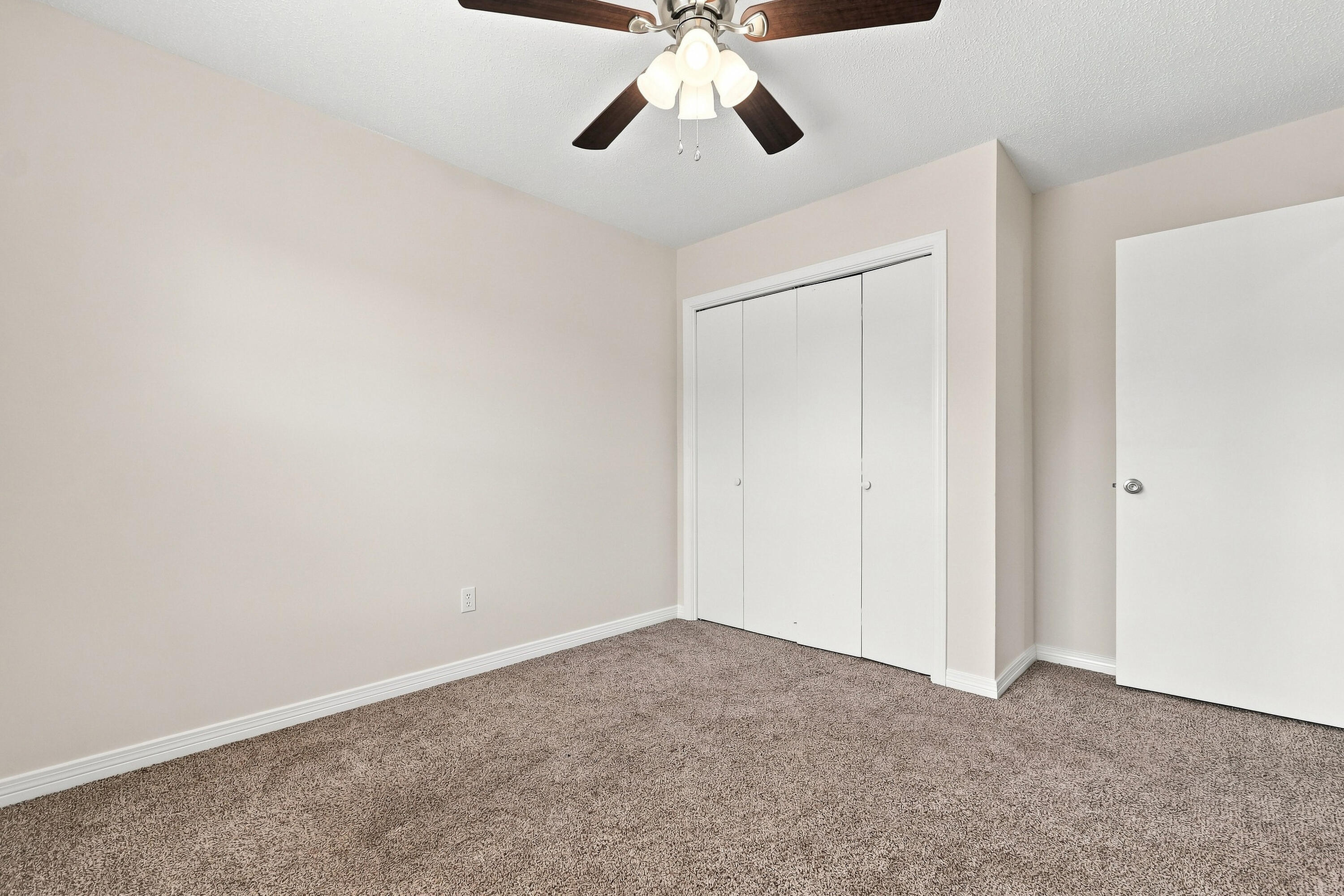 ROANOKE VILLAGE S/D - Residential