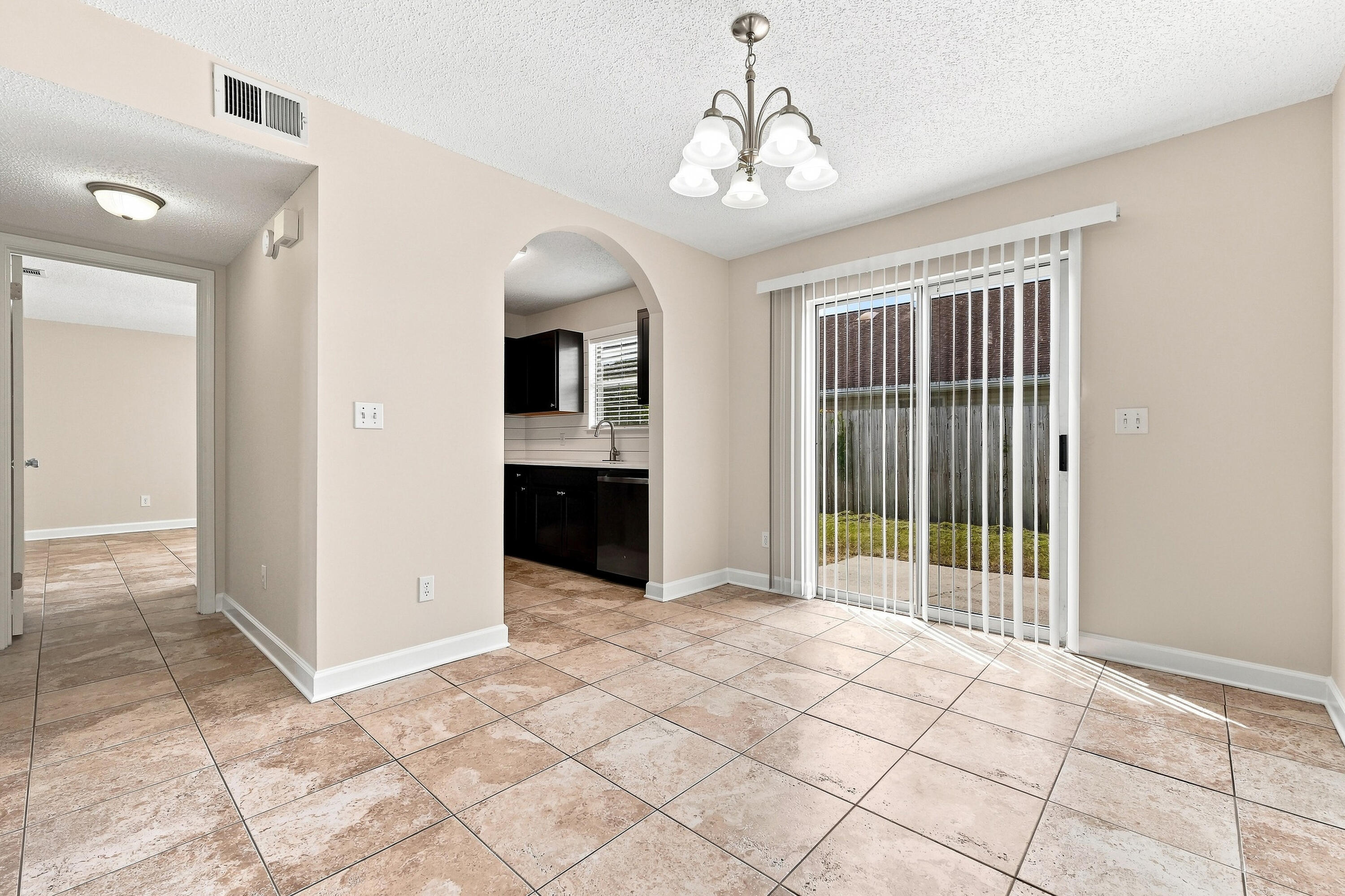 ROANOKE VILLAGE S/D - Residential
