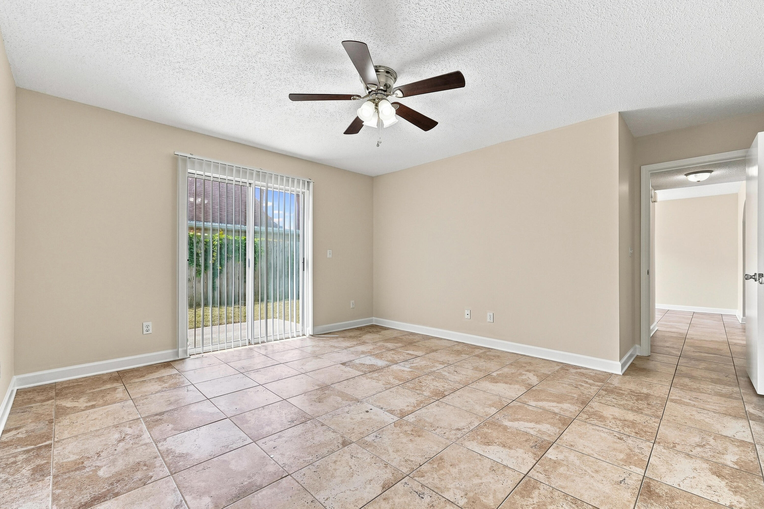 ROANOKE VILLAGE S/D - Residential