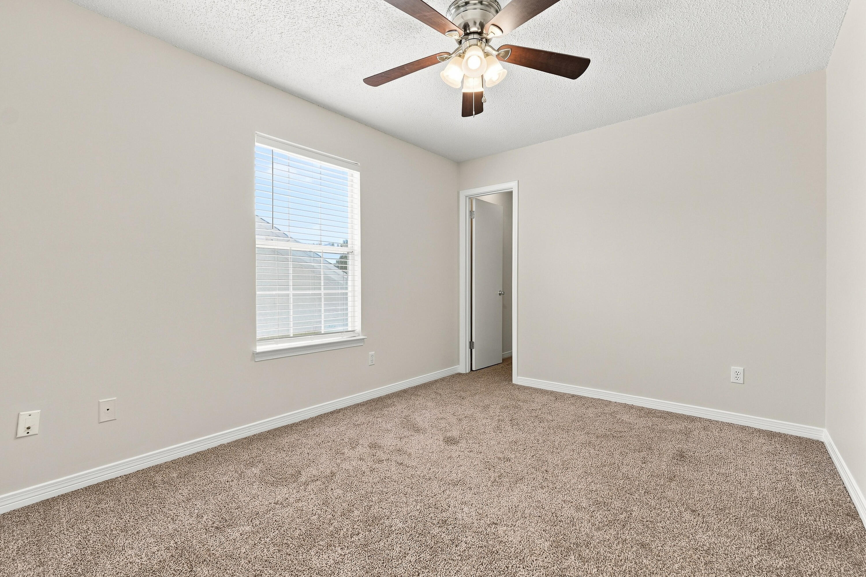 ROANOKE VILLAGE S/D - Residential
