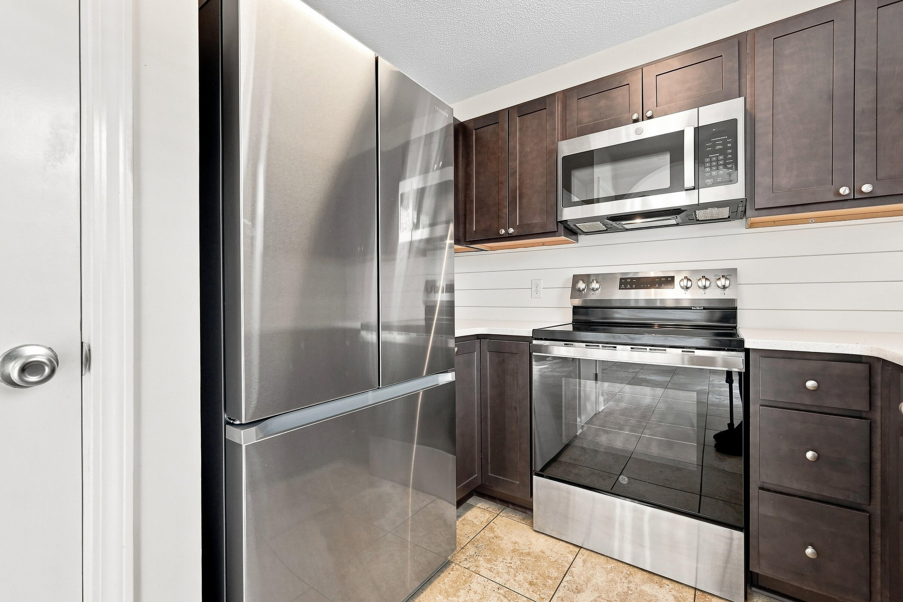 ROANOKE VILLAGE S/D - Residential