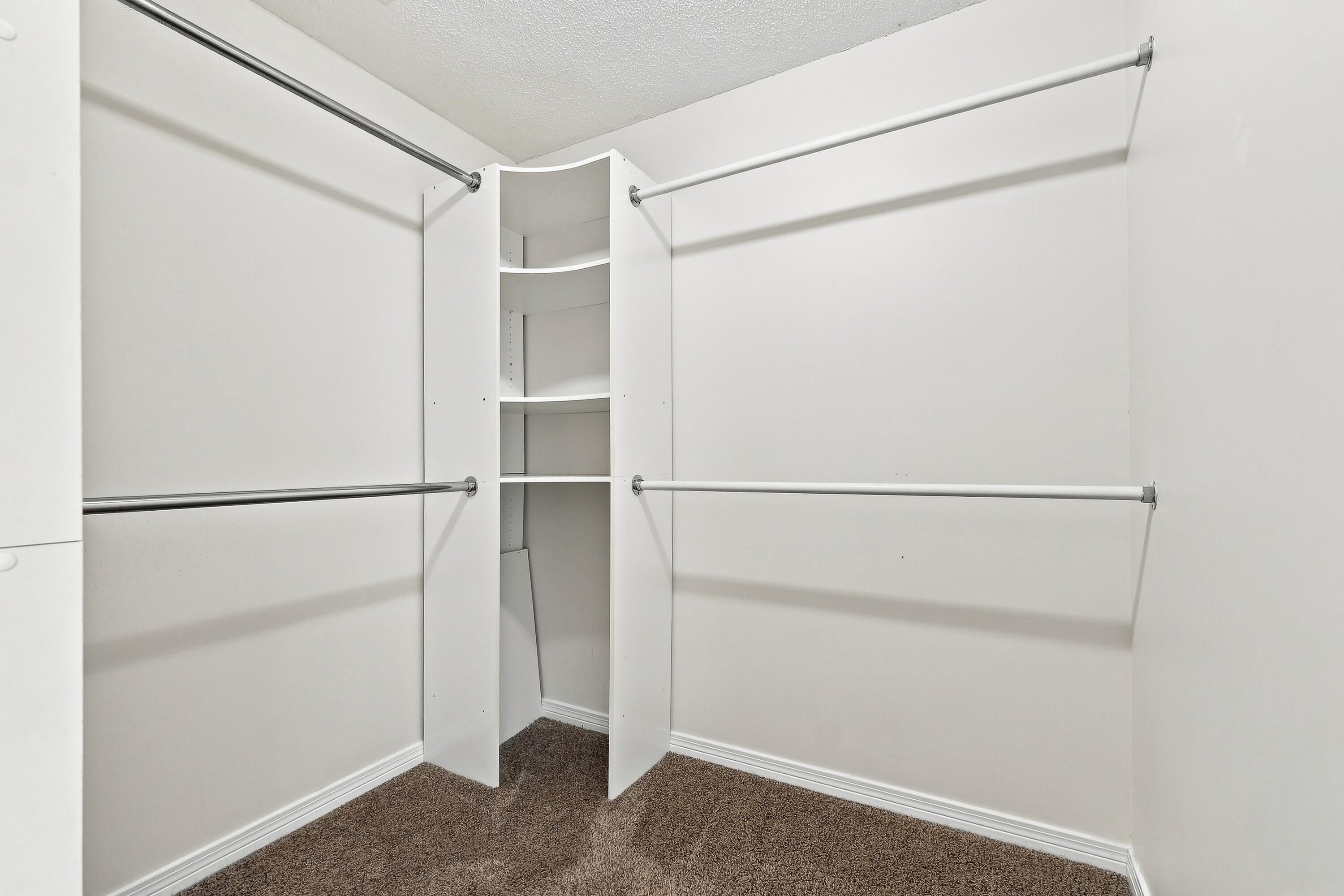 ROANOKE VILLAGE S/D - Residential