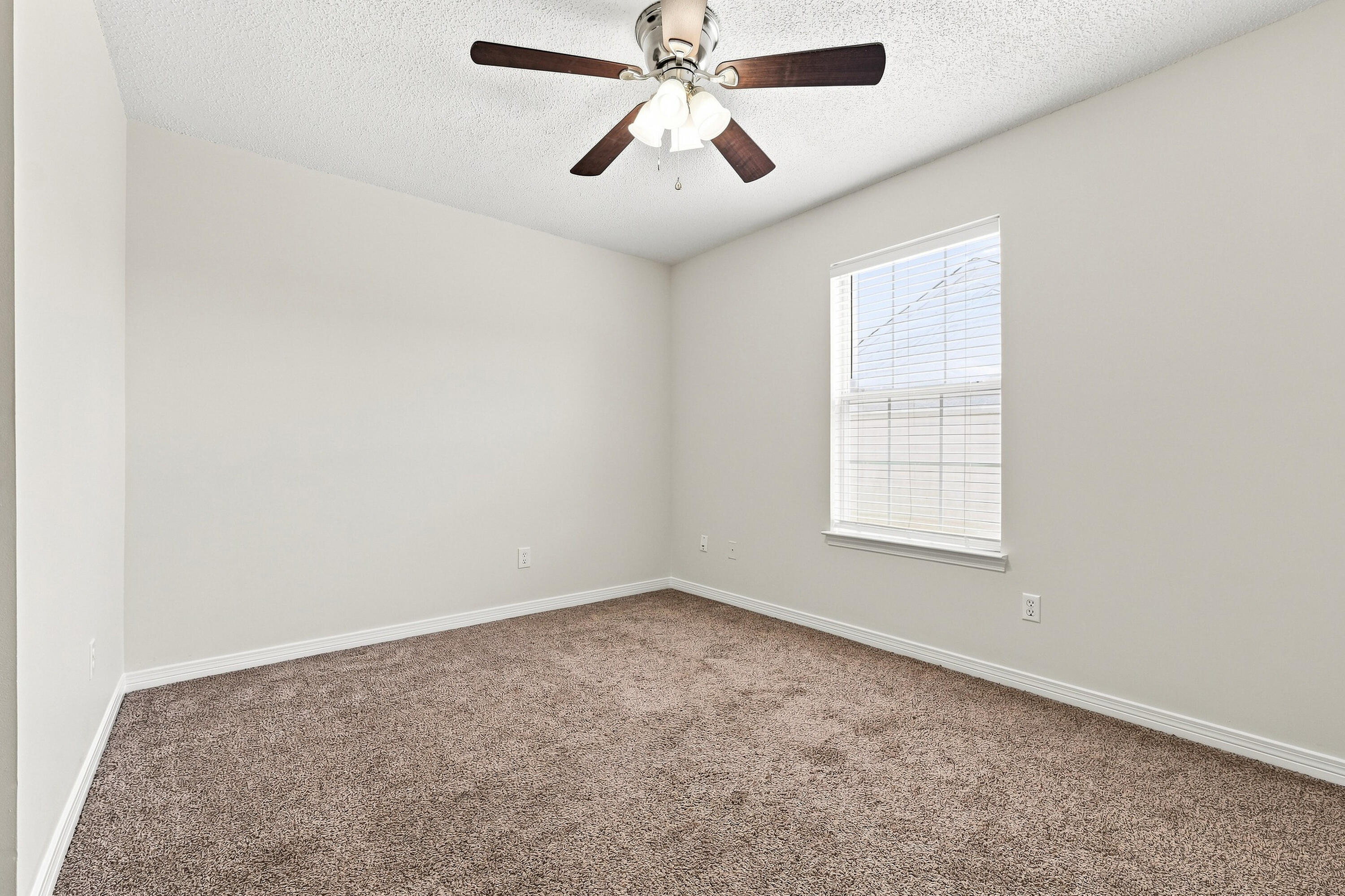ROANOKE VILLAGE S/D - Residential
