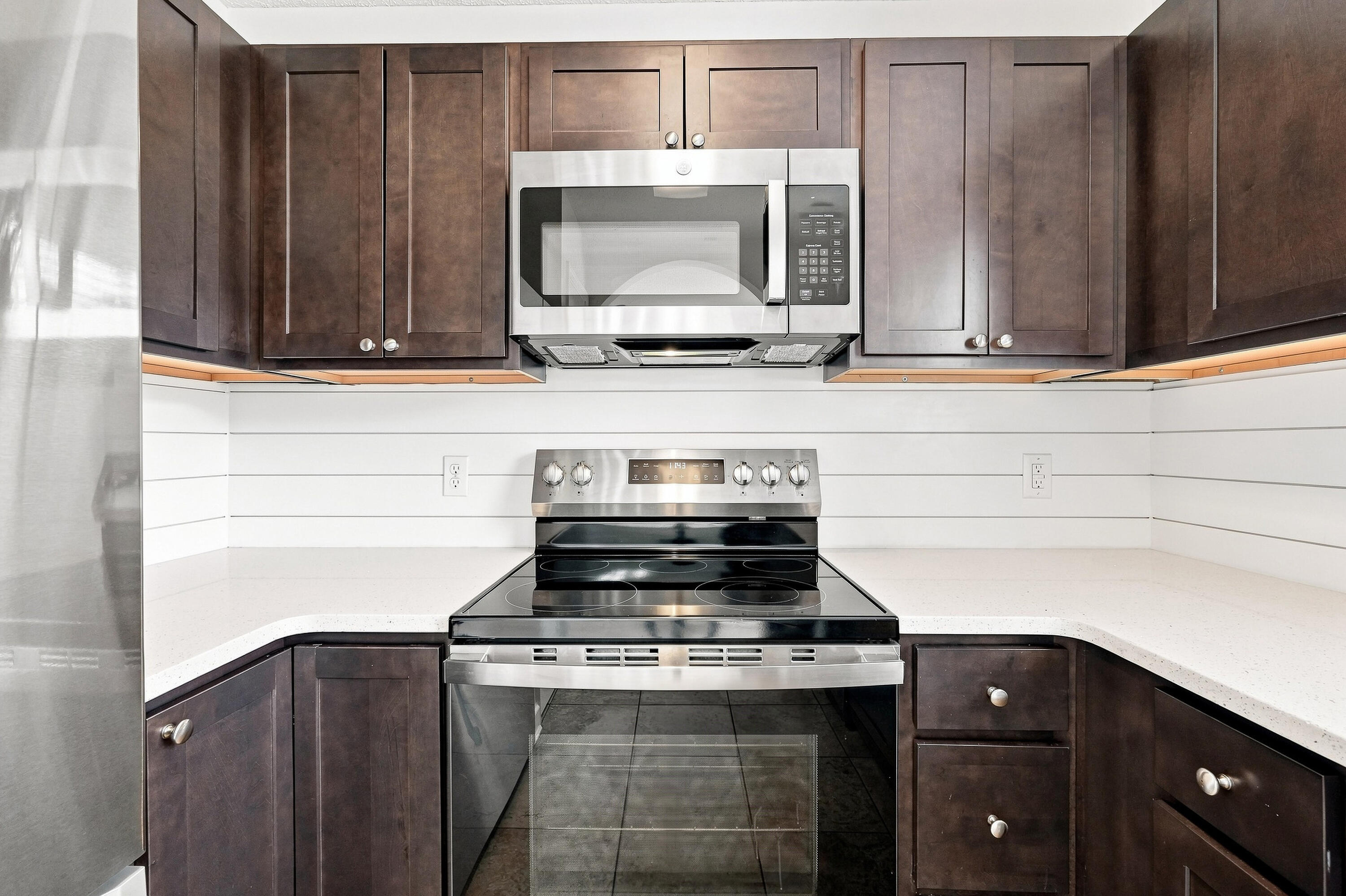 ROANOKE VILLAGE S/D - Residential