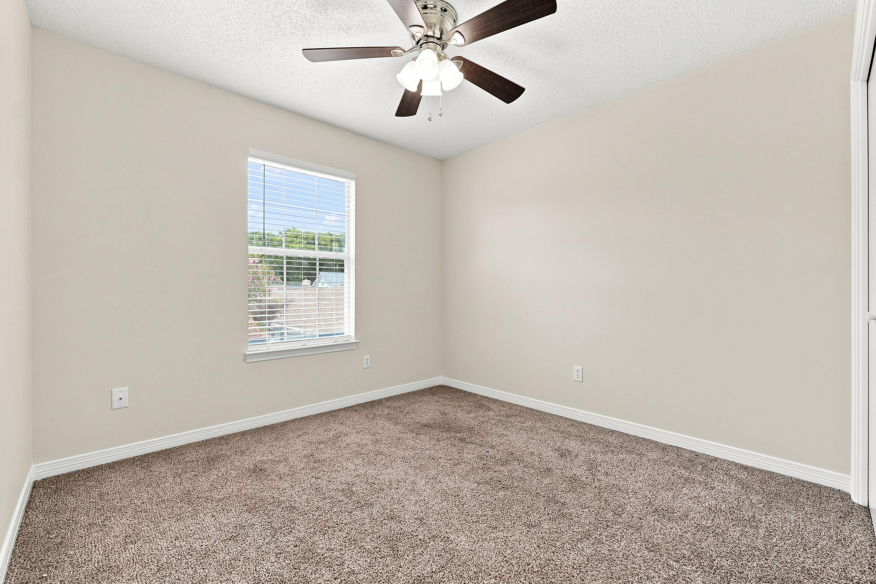ROANOKE VILLAGE S/D - Residential