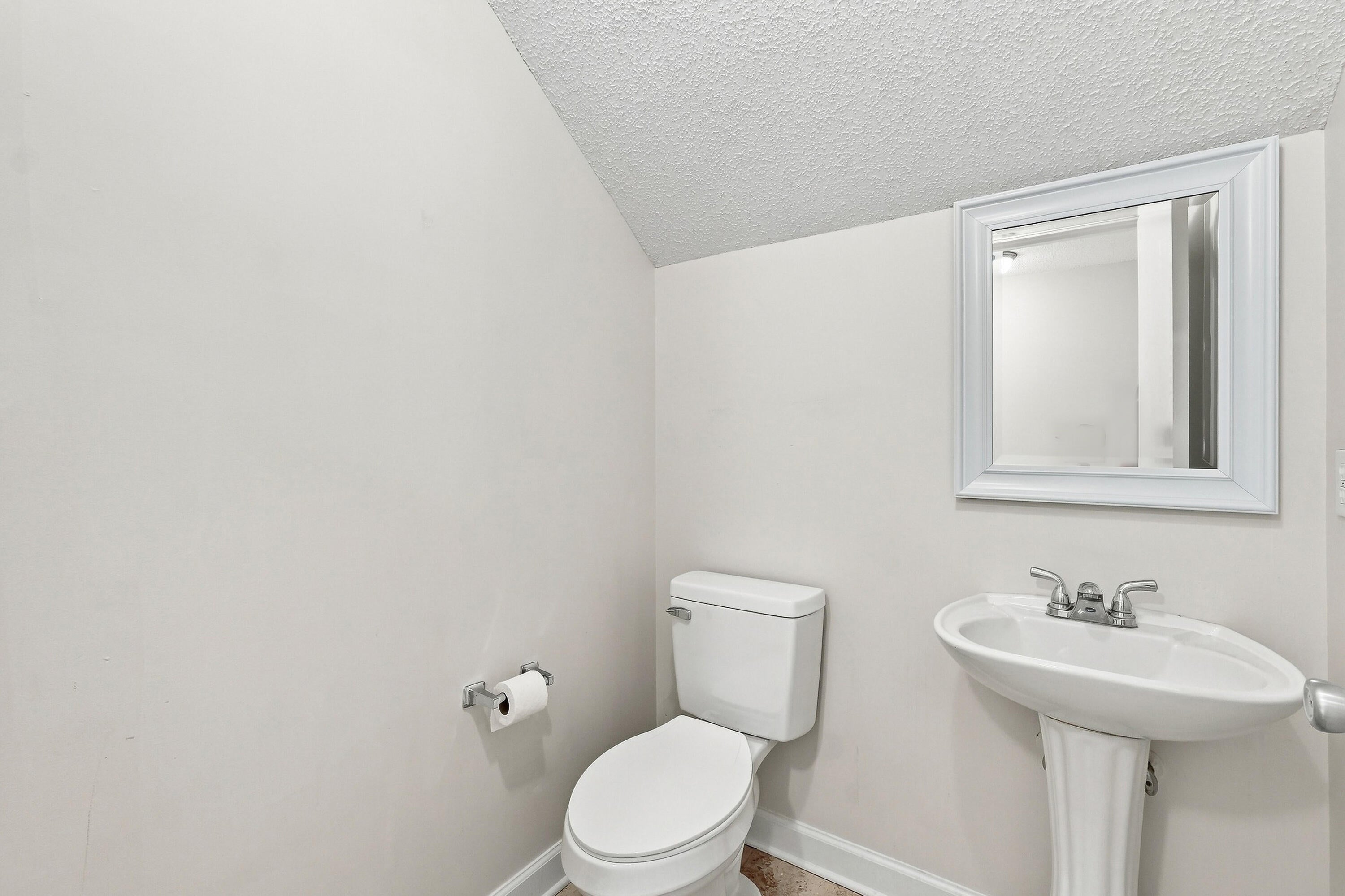 ROANOKE VILLAGE S/D - Residential