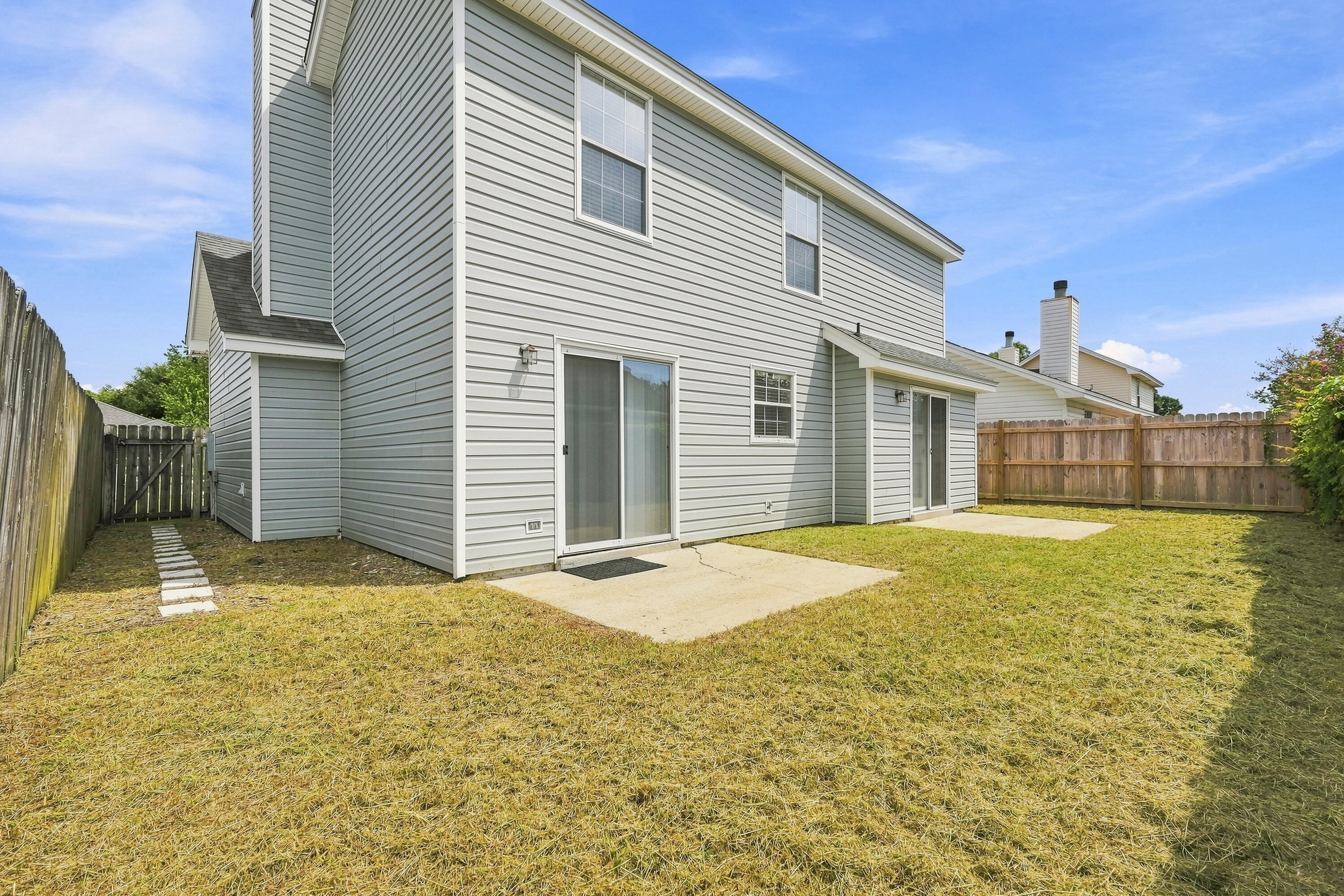 ROANOKE VILLAGE S/D - Residential