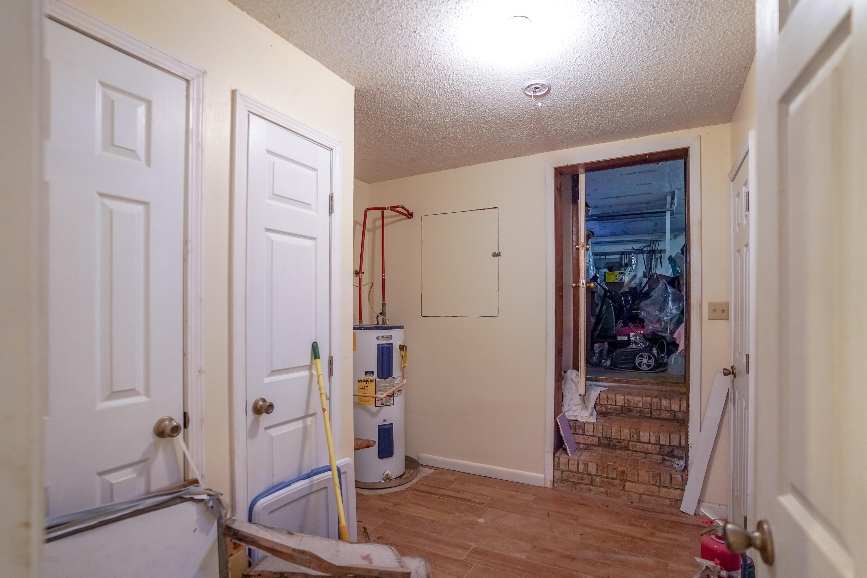 NO RECORDED SUBDIVISION - Residential
