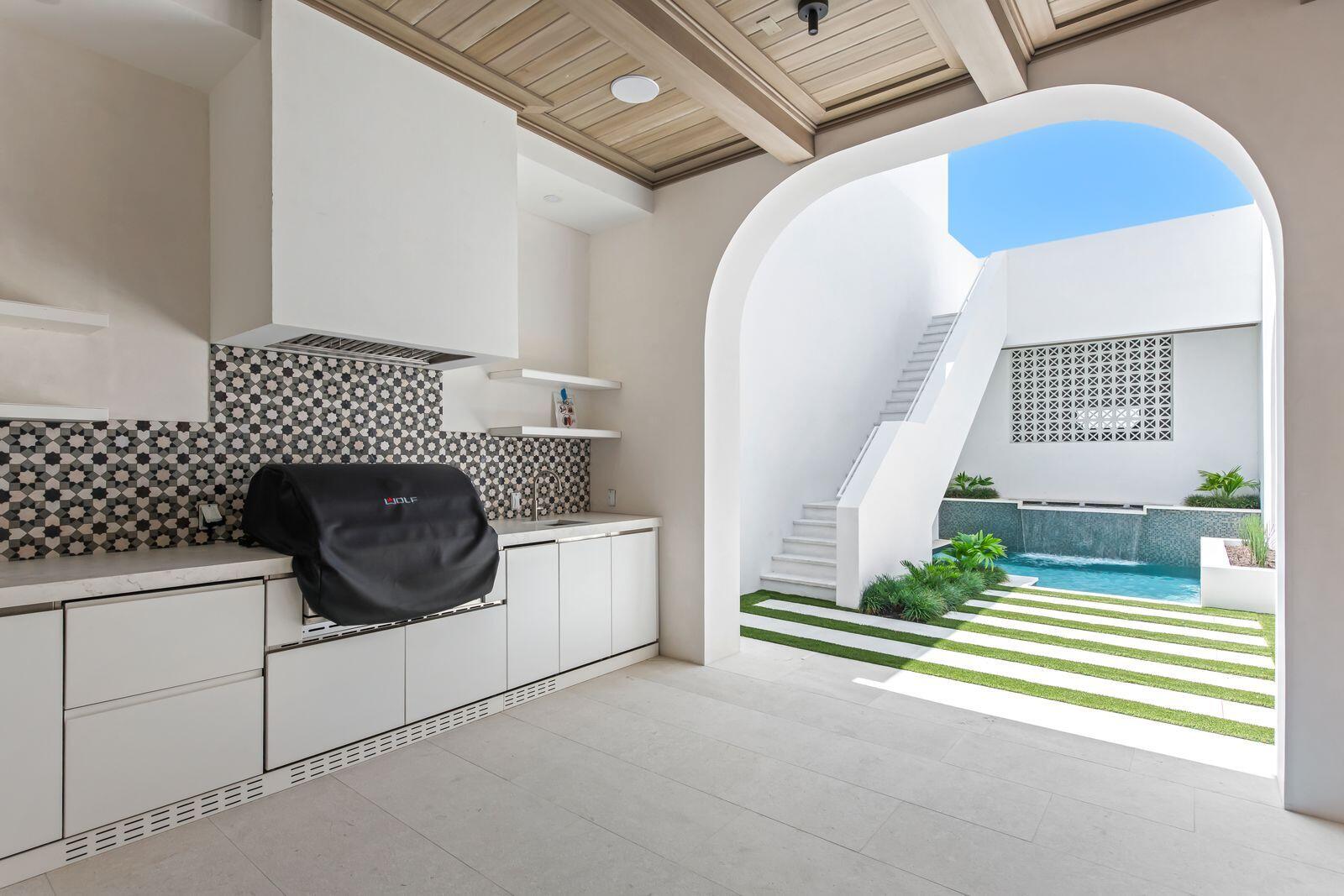 ALYS BEACH - Residential