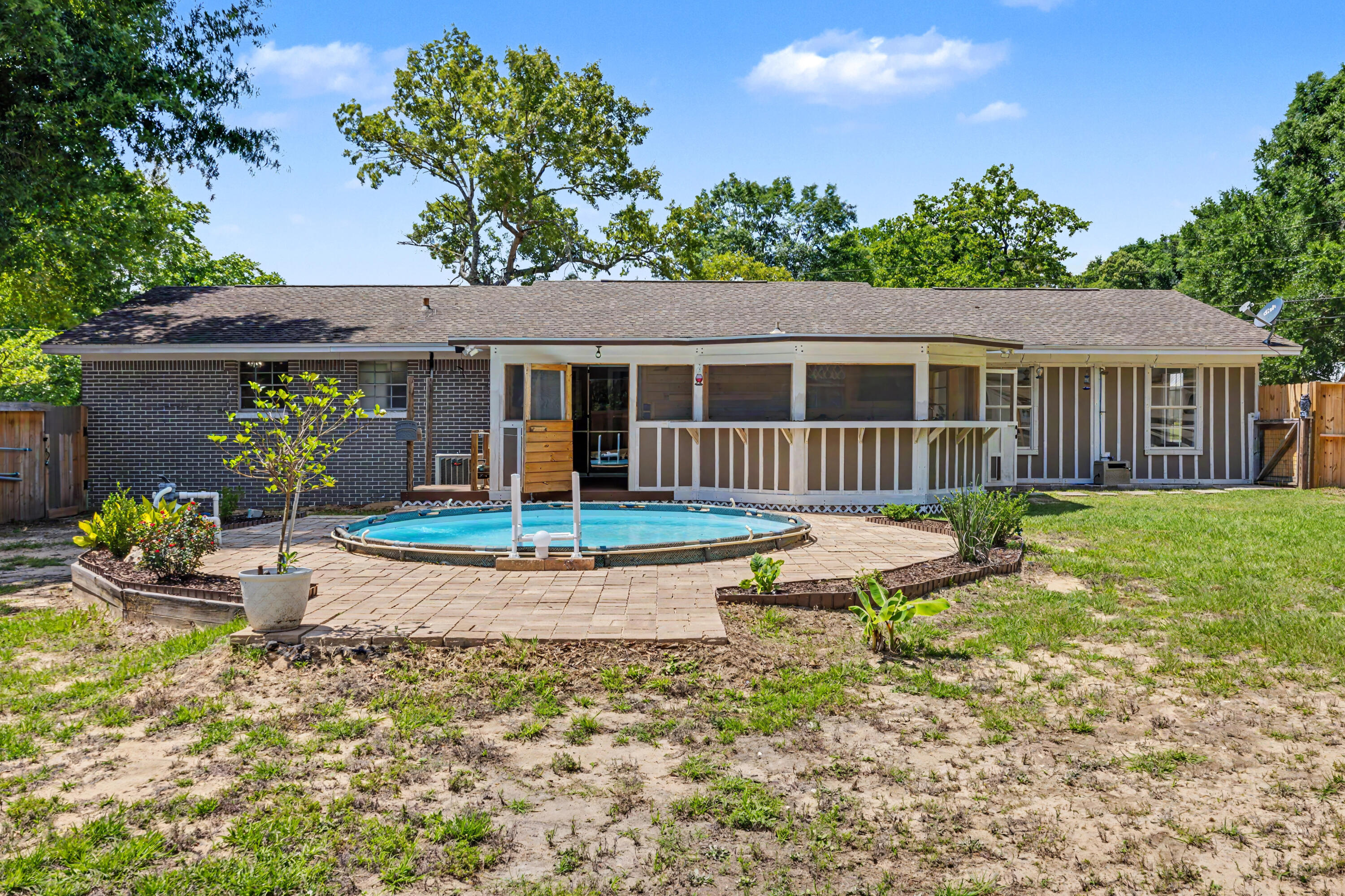 ADAMS POWELL - Residential