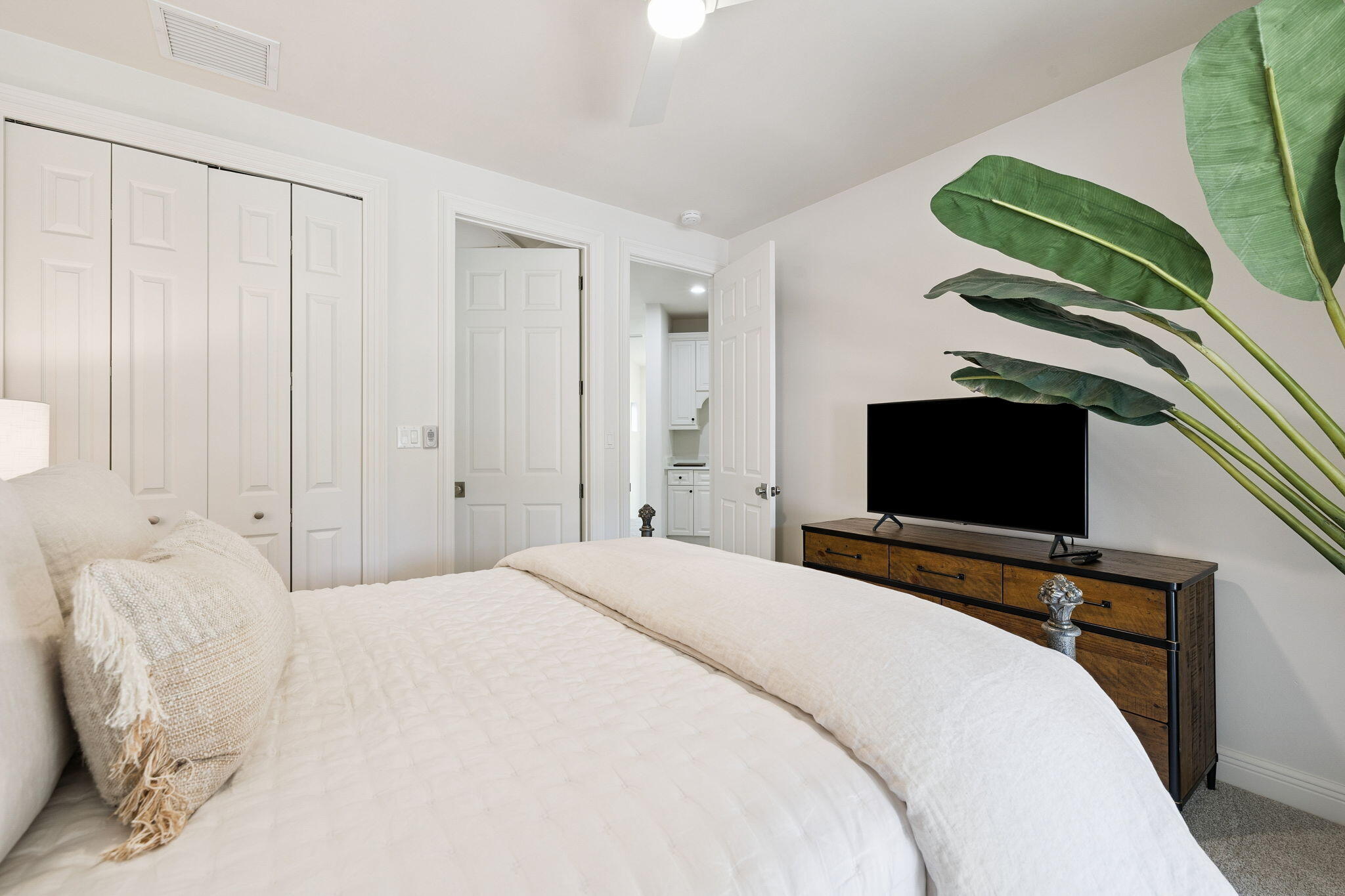 BURNT PINE - Residential