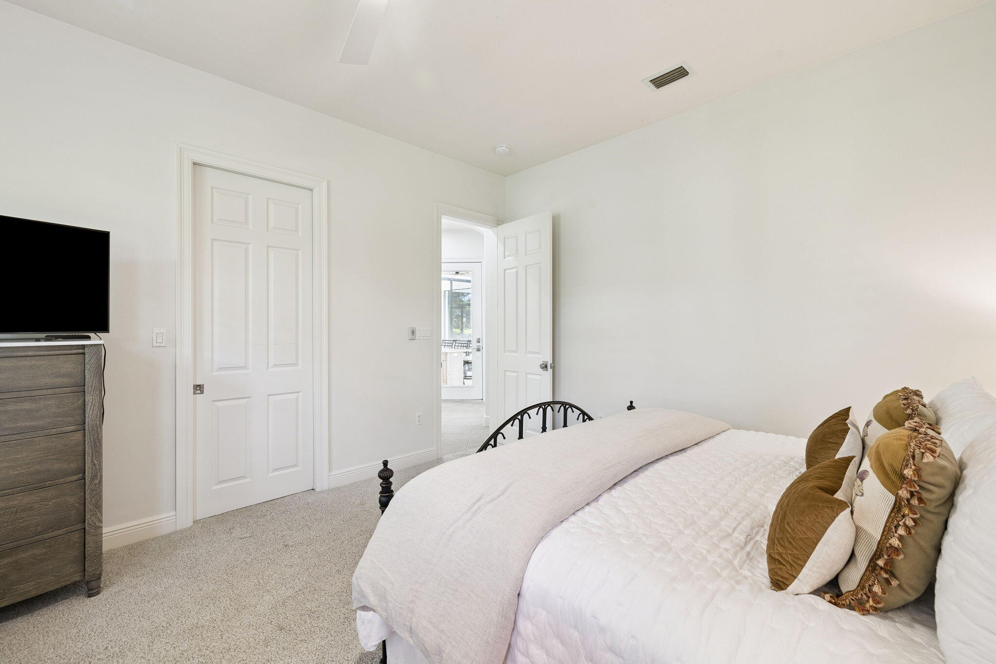 BURNT PINE - Residential