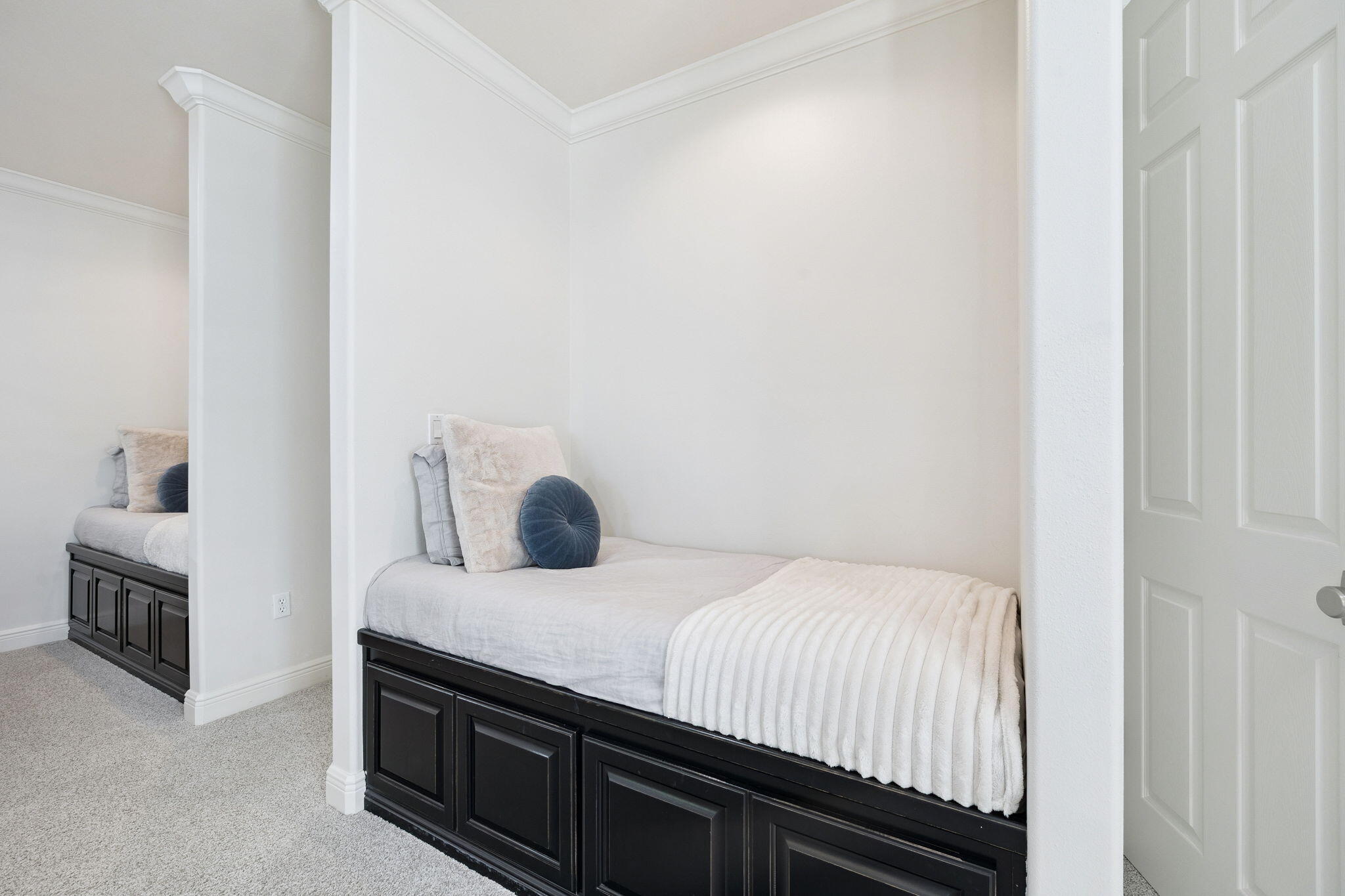 BURNT PINE - Residential