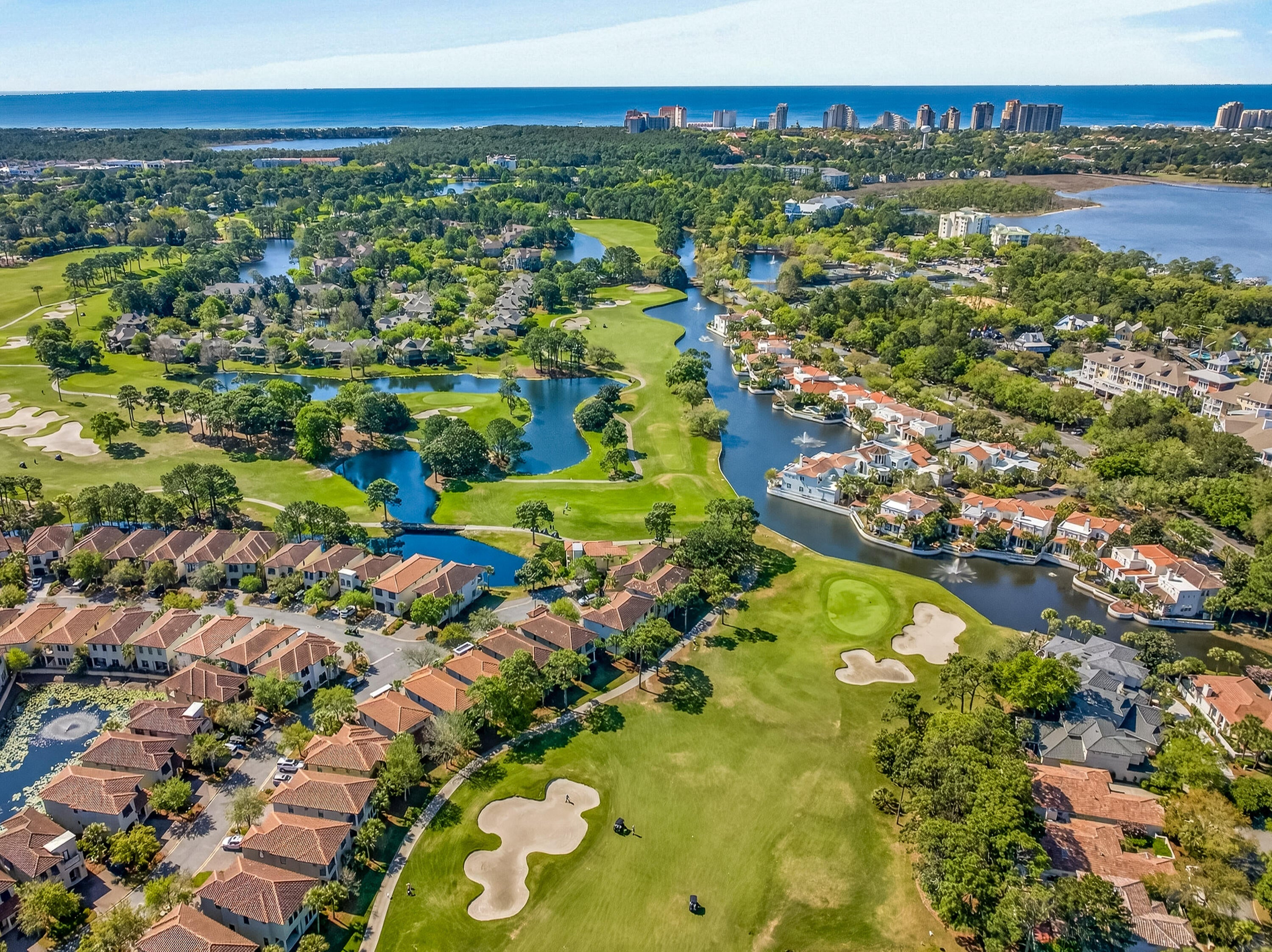 VILLA LAGO - Residential