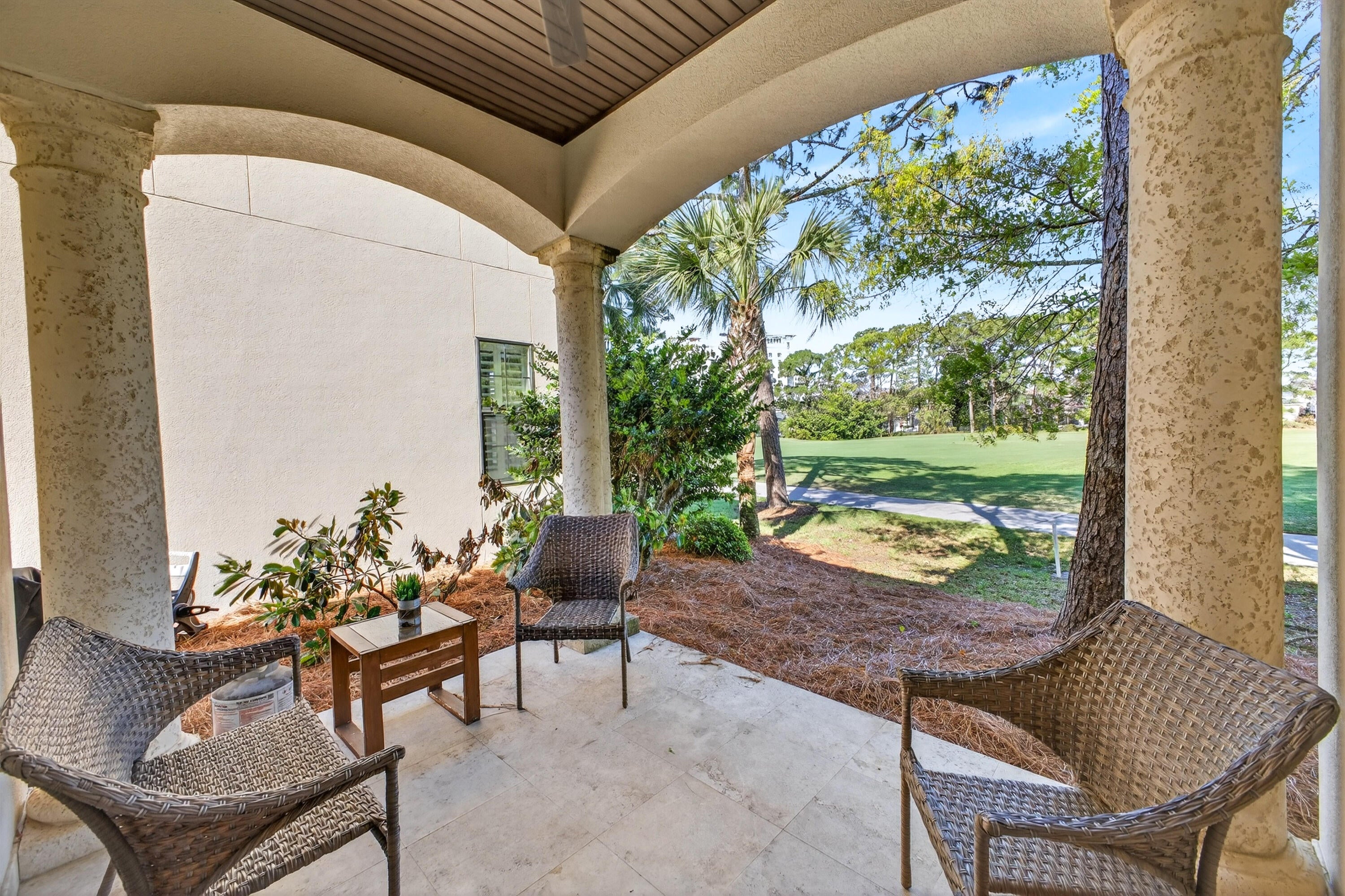 VILLA LAGO - Residential